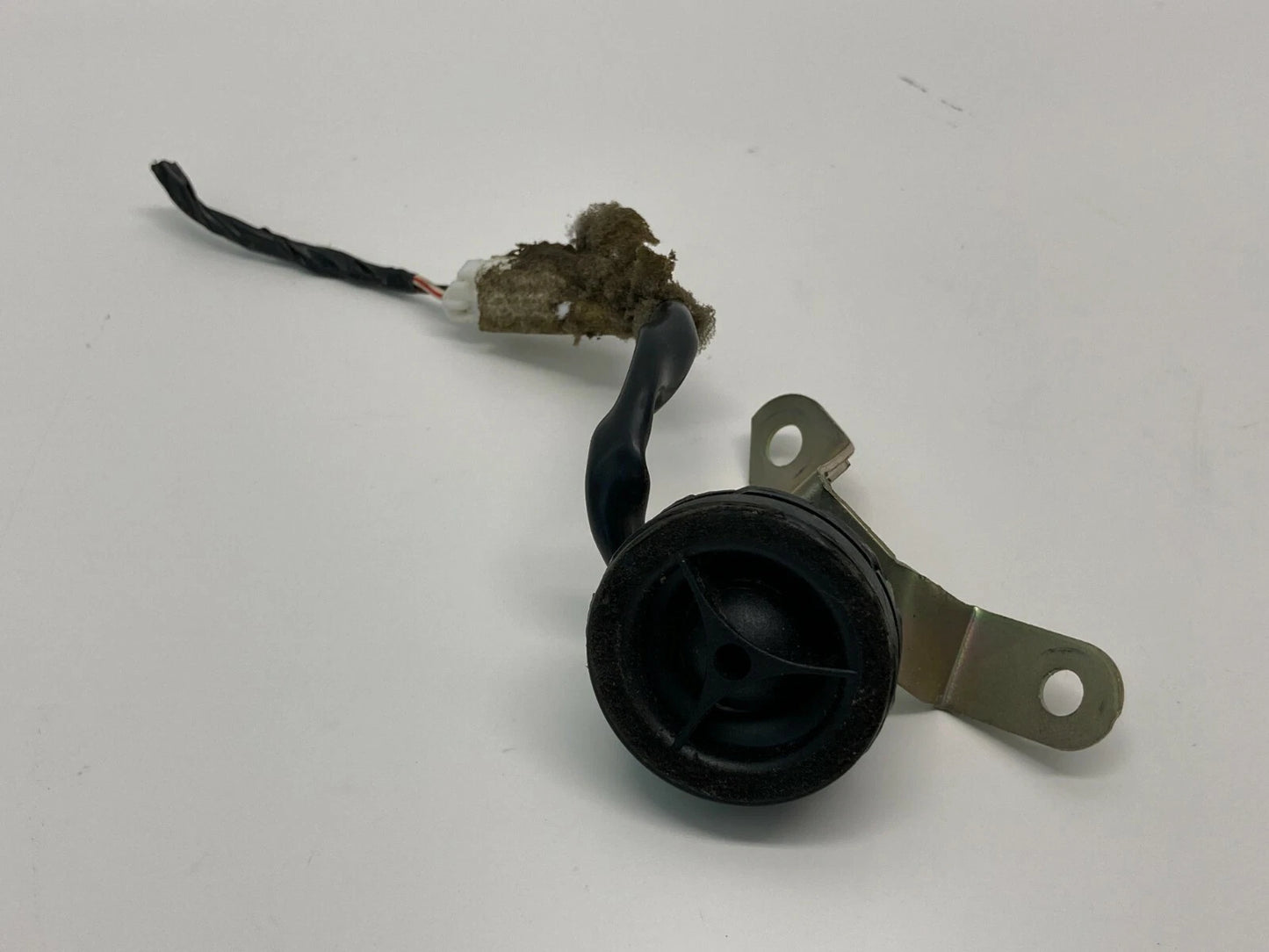 1997-2004 MITSUBISHI DIAMANTE FRONT RIGHT PASSENGER TWEETER SPEAKER MR252131 OEM