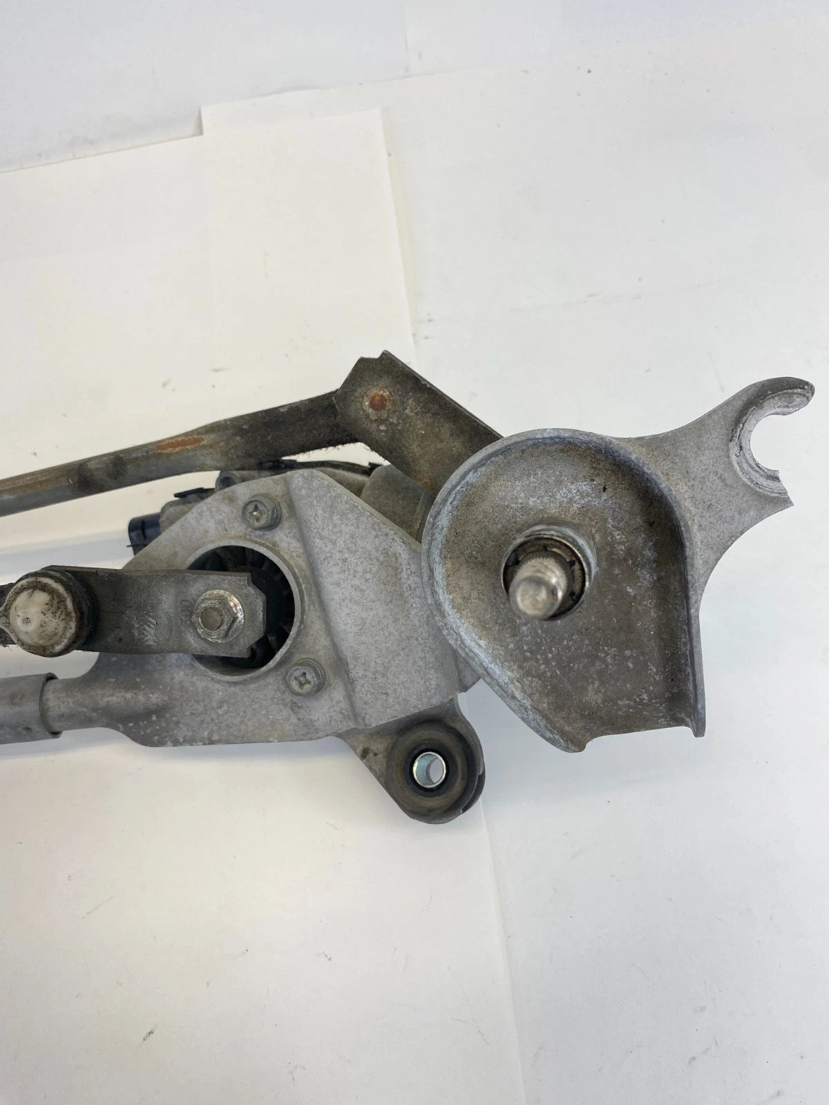 2010-2016 Buick LaCrosse Windshield Wiper Motor Transmission 20815082 OEM