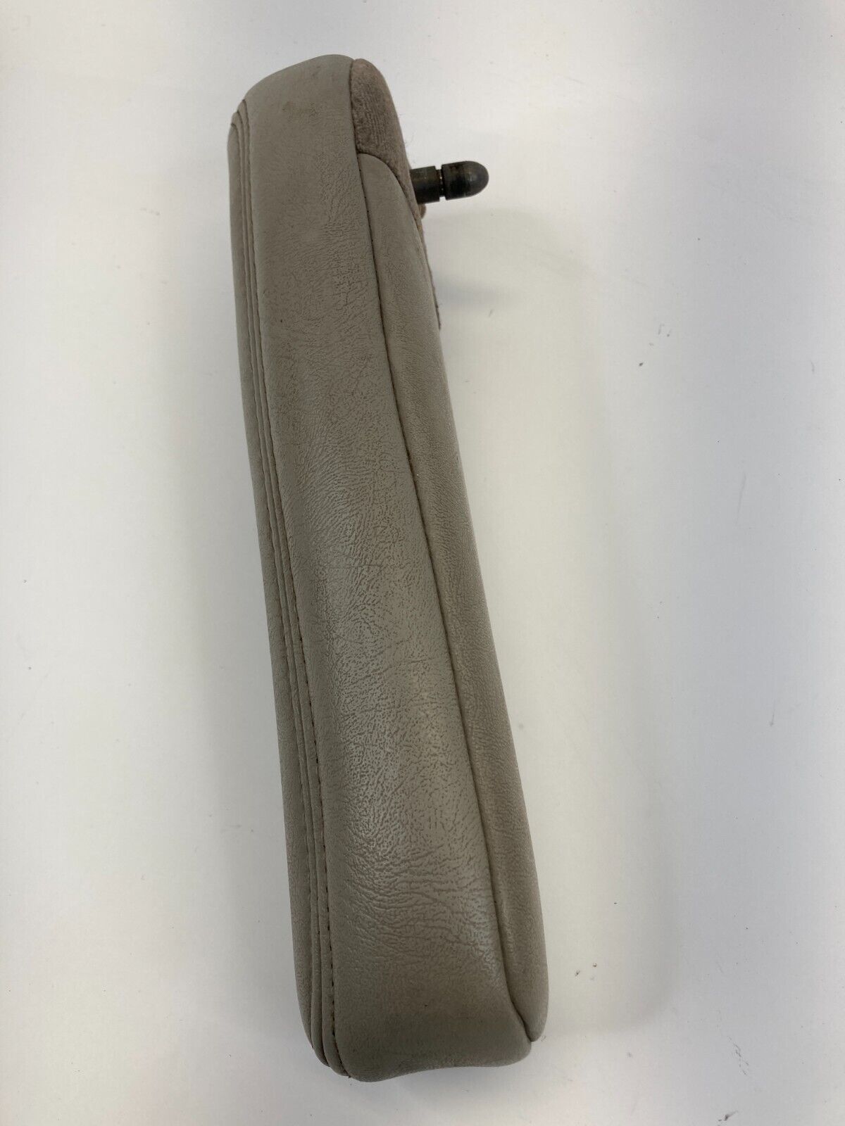 2000-2003 Chevrolet Tahoe GMC Yukon Front Right Side Seat Armrest Arm Rest OEM