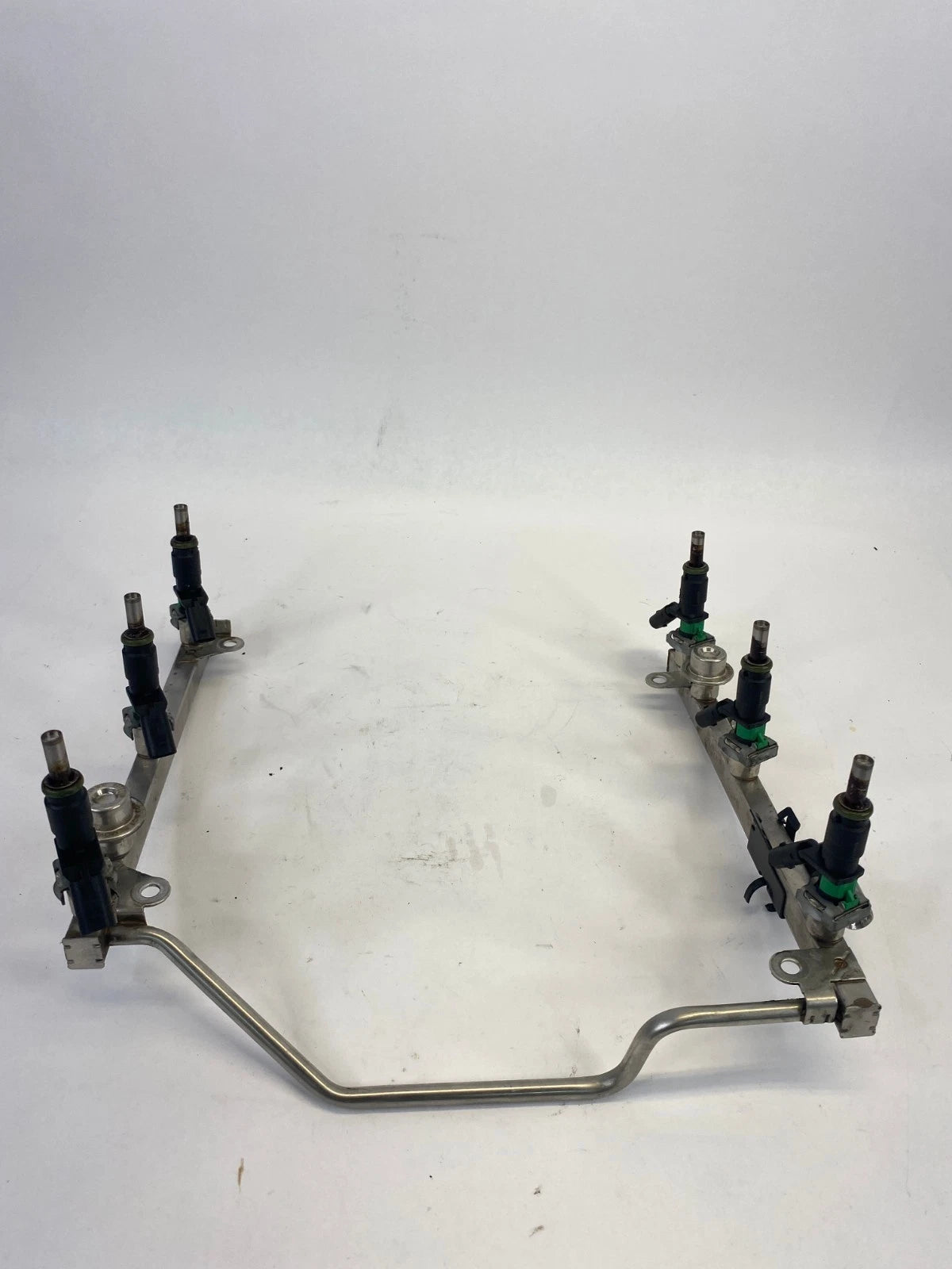2010-2012 MERCEDES-BENZ GLK-350 FRONT ENGINE FUEL INJECTORS RAIL OEM A2720701395