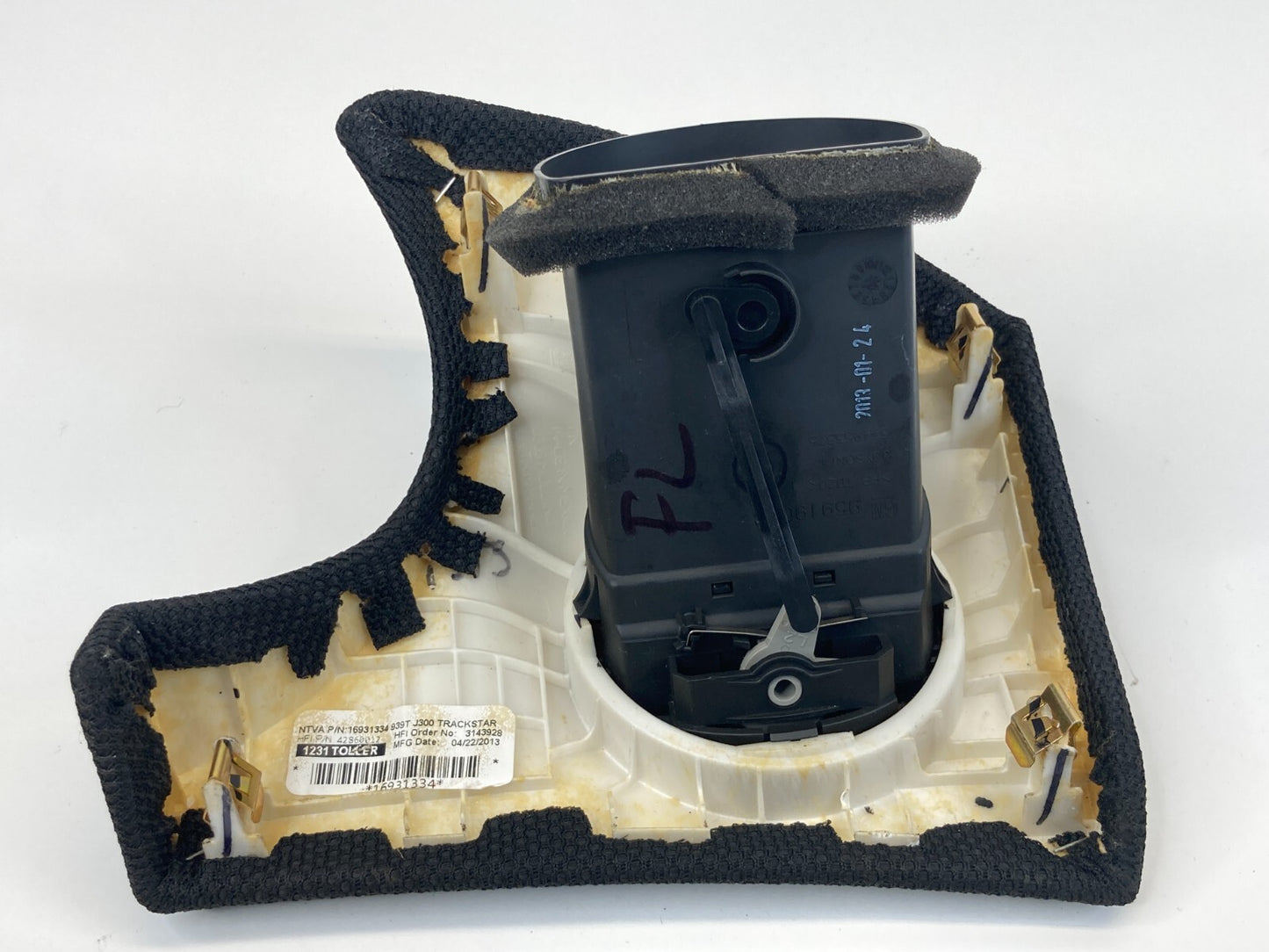 13-16 Chevy Cruze Left Side Dash A/C Air Vent Grille w/ Bezel Trim 16931334 OEM