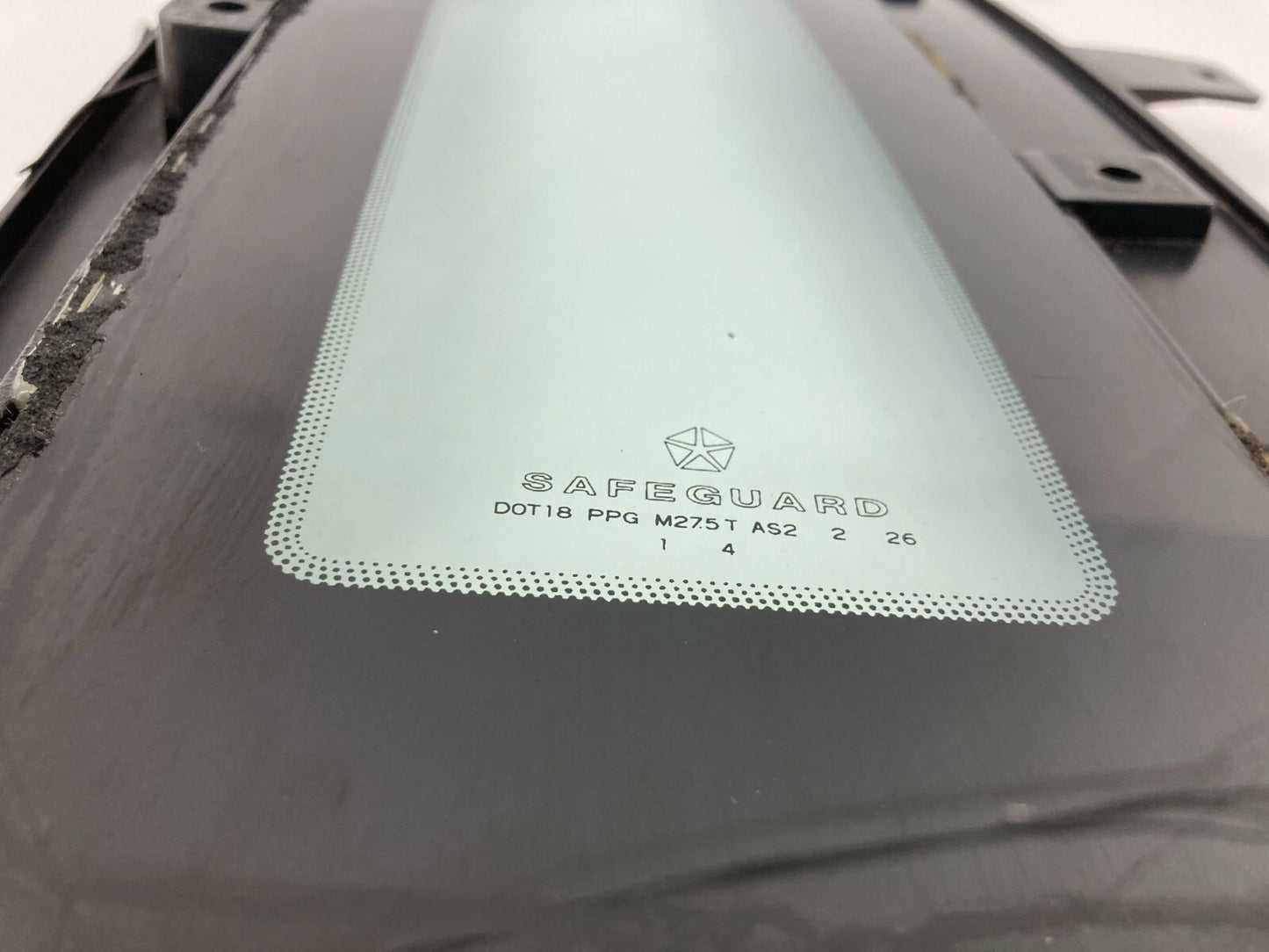 1990 1991 1992 1993 CHRYSLER IMPERIAL REAR LEFT DOOR WINDOW VENT GLASS FIXED OEM