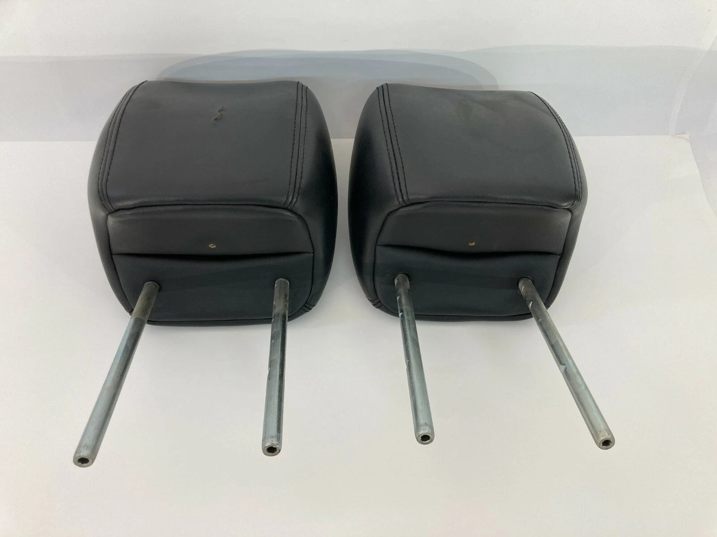 2009-2012 CHEVY TRAVERSE FRONT LEFT & RIGHT SEAT HEADREST HEAD REST SET LEATHER