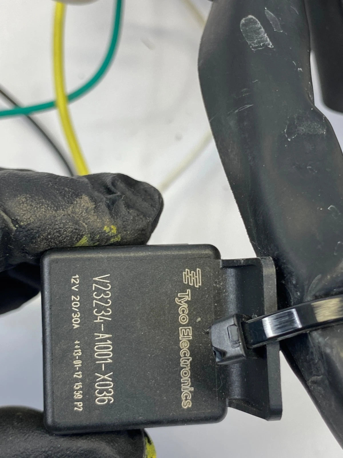 2012-2015 TOYOTA PRIUS INTERIOR FUSE RELAY BODY JUNCTION BOX 82730-47510 OEM