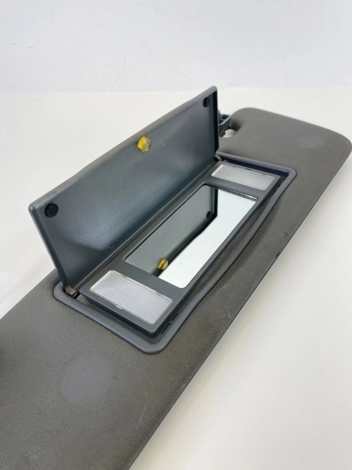 2004 2005 Saab 9-3 Front Left Driver Sunvisor Sun Visor Shade W/ Illumination