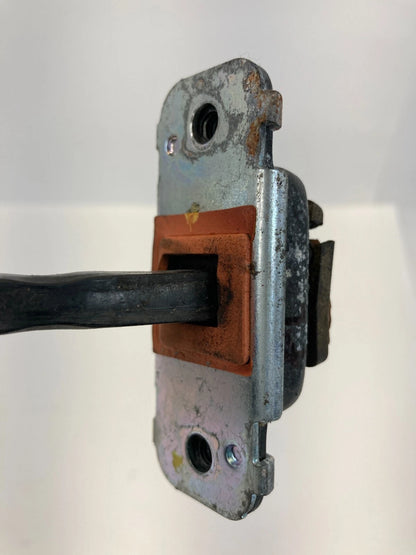 06-11 HYUNDAI ACCENT SEDAN FRONT LEFT DRIVER SIDE DOOR LOCK CHECK STOPPER STRAP