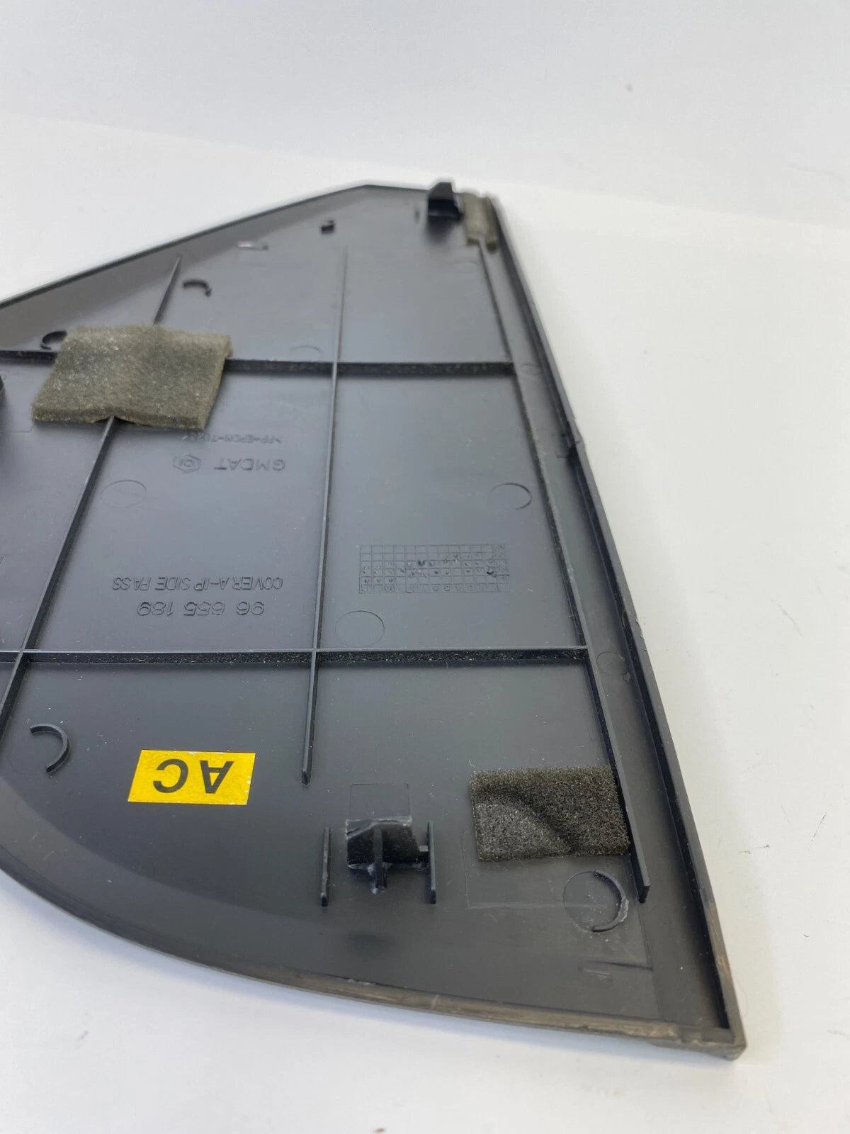 2009-2011 CHEVROLET AVEO DASH RIGHT SIDE END CAP COVER BEZEL TRIM 96655189 OEM