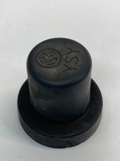 12-15 VOLKSWAGEN PASSAT HEADLIGHT SIDE MARKER BULB CAP COVER OUTER 561941607B
