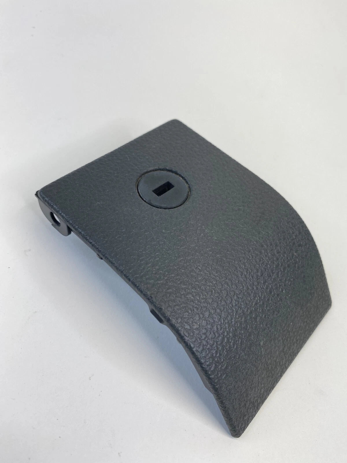 2012-2019 VOLKSWAGEN PASSAT REAR SEAT TRIM PANEL COVER CAP 561-863-413-PIA01 OEM