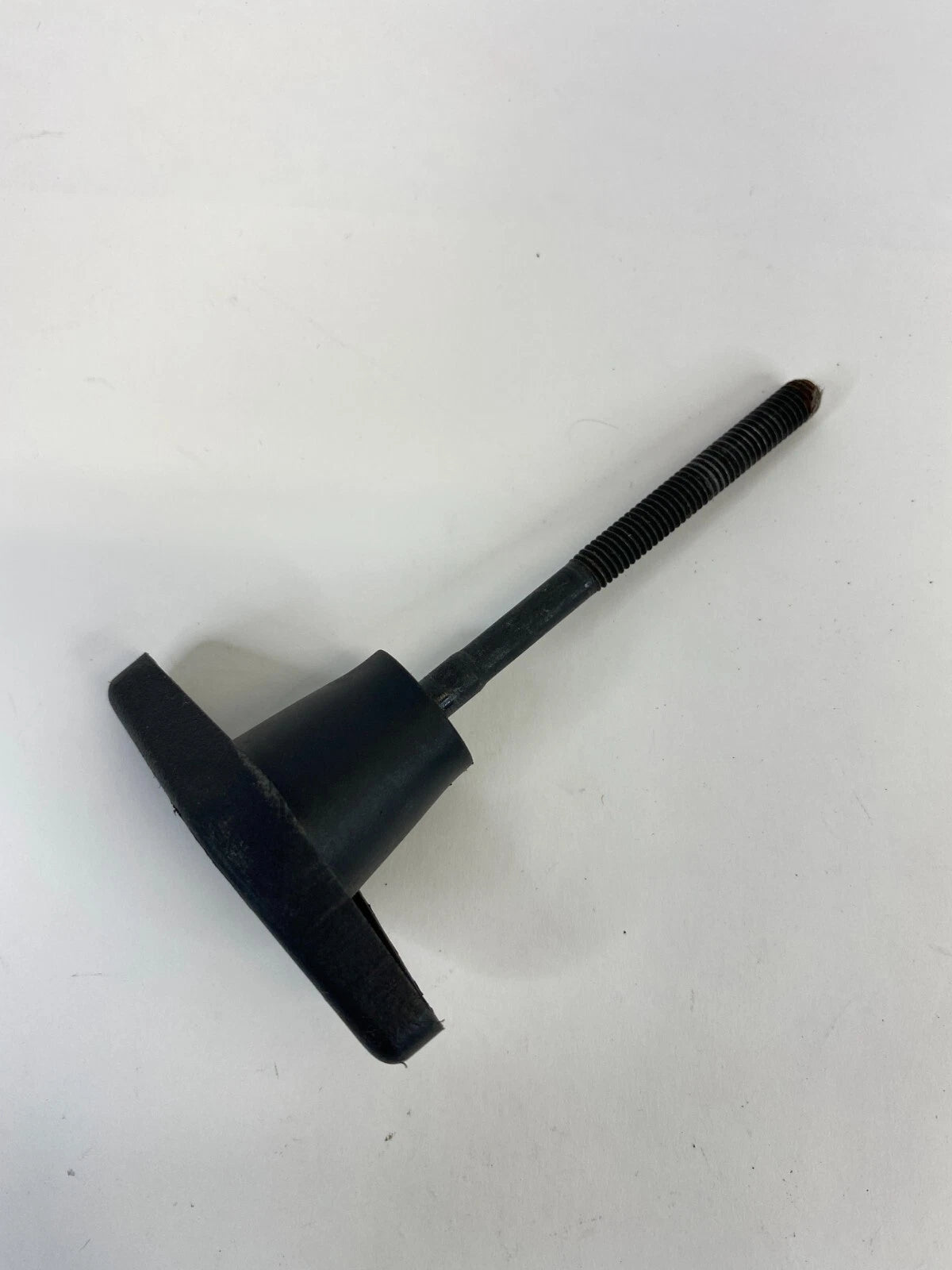 2002-2007 SATURN VUE SPARE TIRE JACK HOLDER RETAINER HOLD DOWN BOLT SCREW OEM