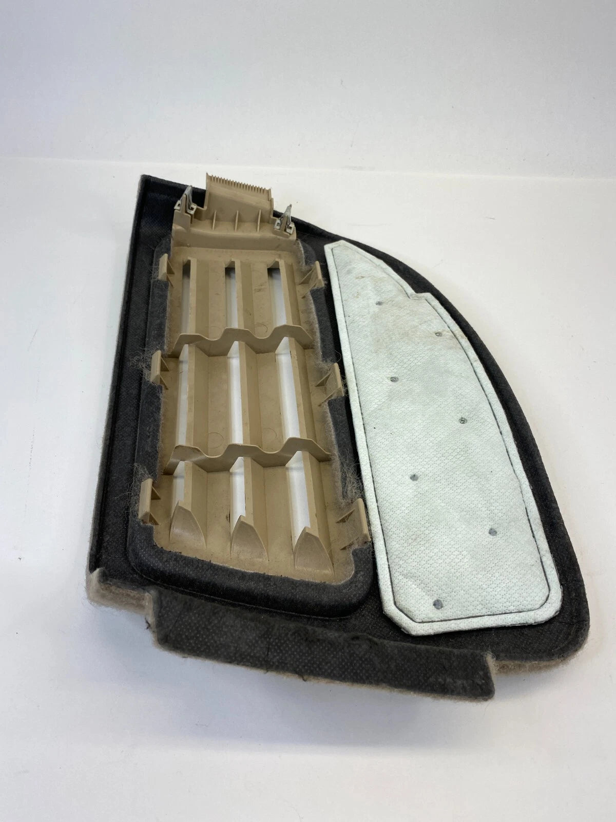 08-13 BUICK ENCLAVE INNER REAR LEFT QUARTER PANEL PRESSURE RELIEF VENT 15858033