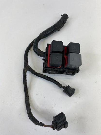 1998 1999 2000 2001 2002 Lincoln Town Car 4.6L A/T Junction Relay Fuse Box Block