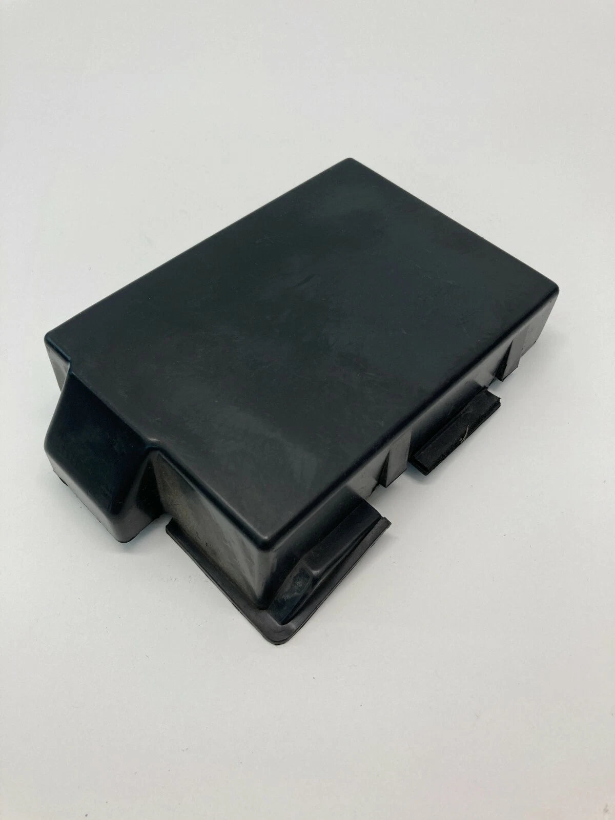 1993 93 CHRYSLER IMPERIAL 3.8L V6 BASE RELAY FUSE BOX COVER TRIM LID CAP OEM