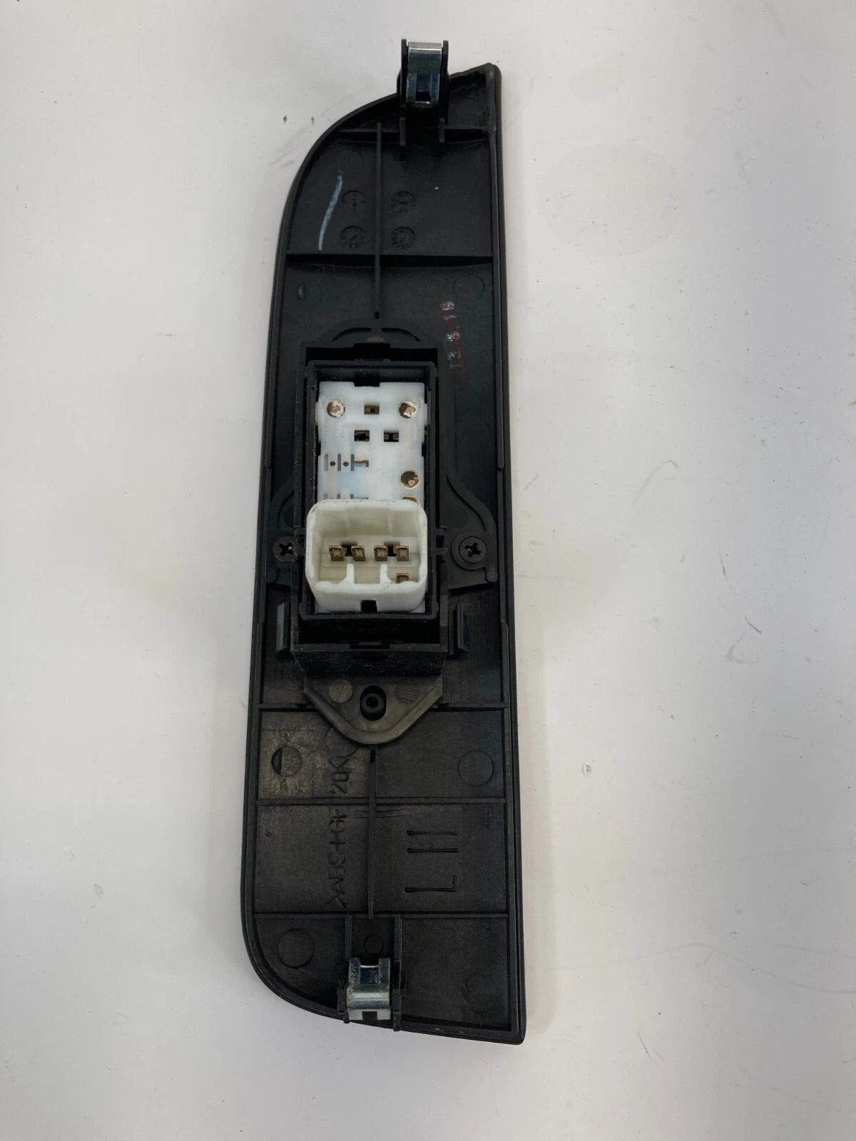 2001 2002 2003 LEXUS RX300 REAR LEFT SIDE DOOR POWER WINDOW SWITCH BEZEL TRIM
