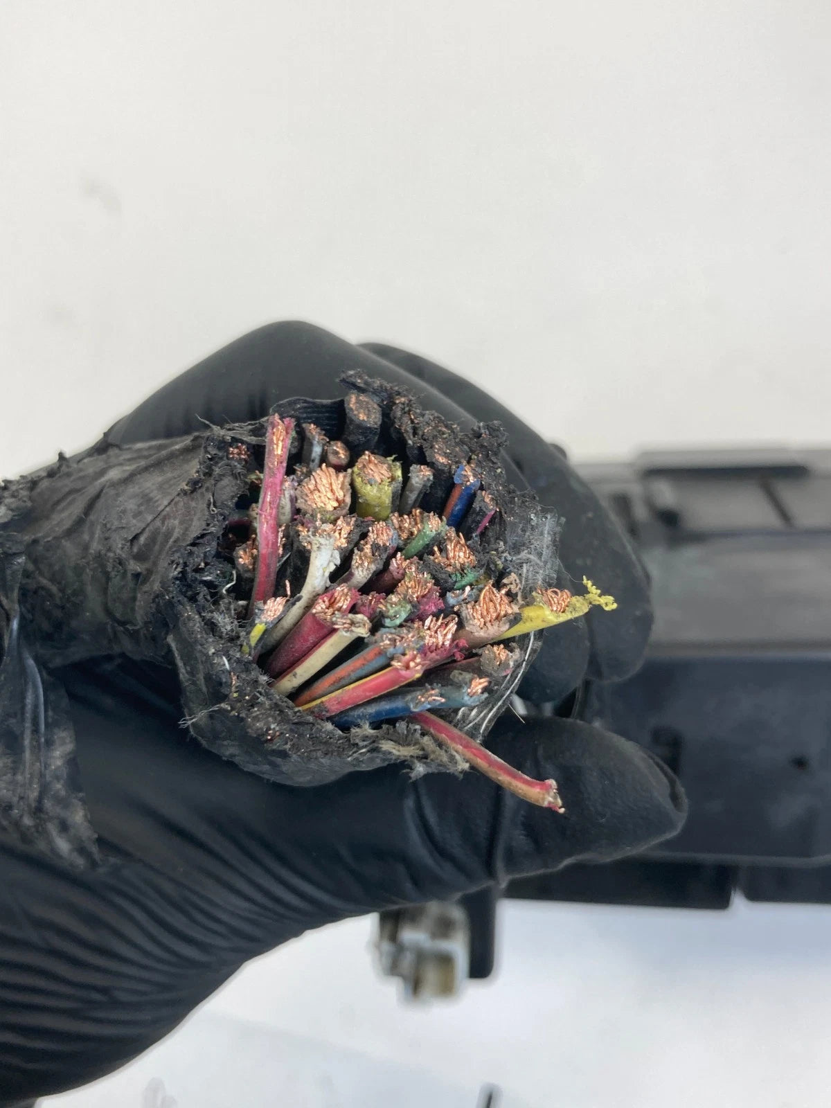 05-07 MERCURY MARINER 3.0L ENGINE FUSE BOX COMPARTMENT RELAY JUNCTION BLOCK OEM