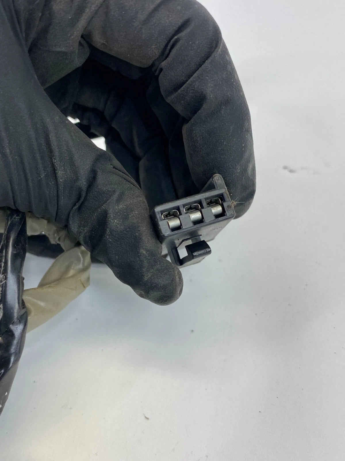 2000 00 GMC YUKON REAR TRUNK LIFTGATE RIGHT SIDE WIRING HARNESS WIRE CABLE OEM