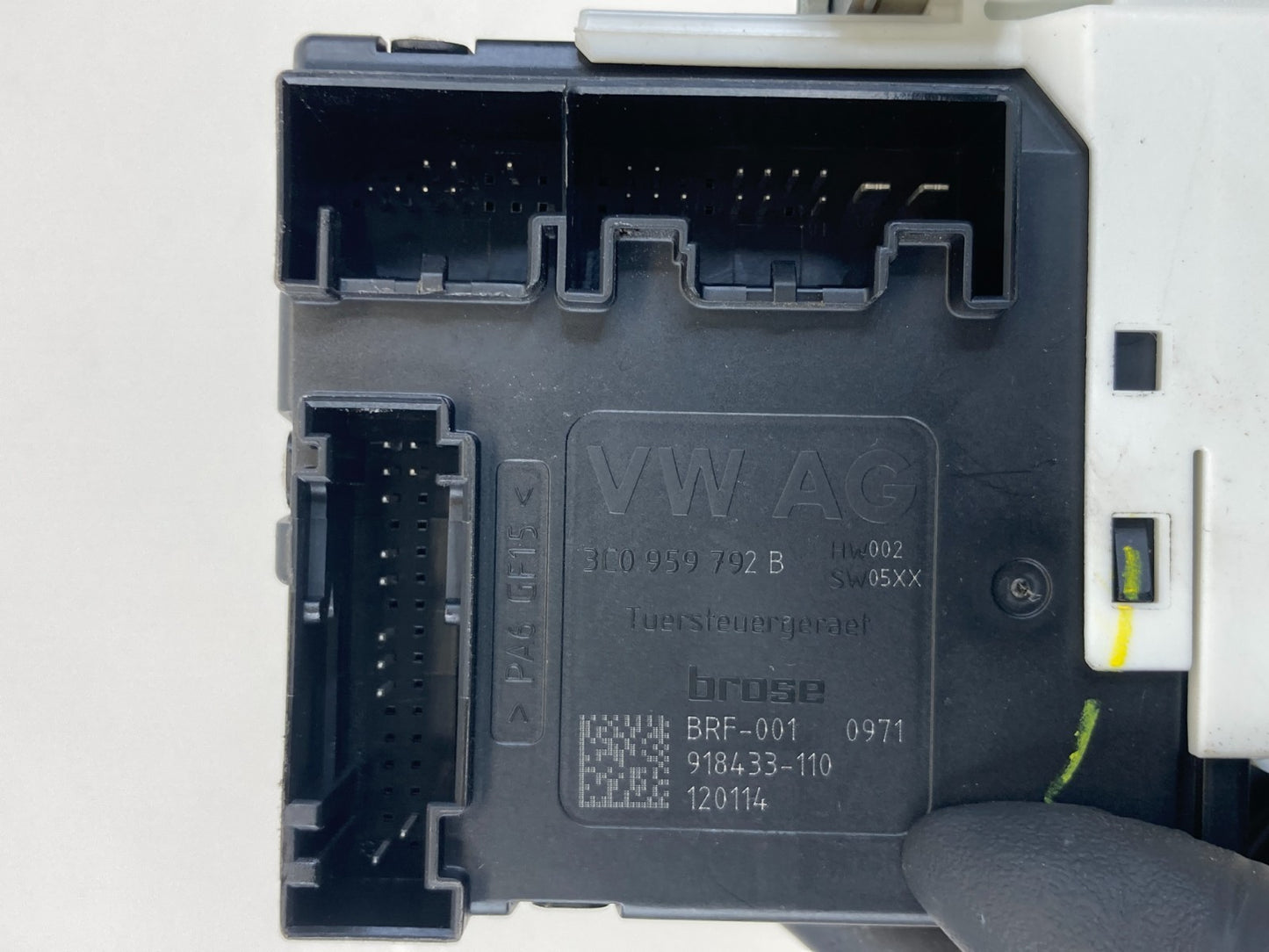 2012-2019 Volkswagen Passat Front Right Side Power Window Motor 561959702 OEM