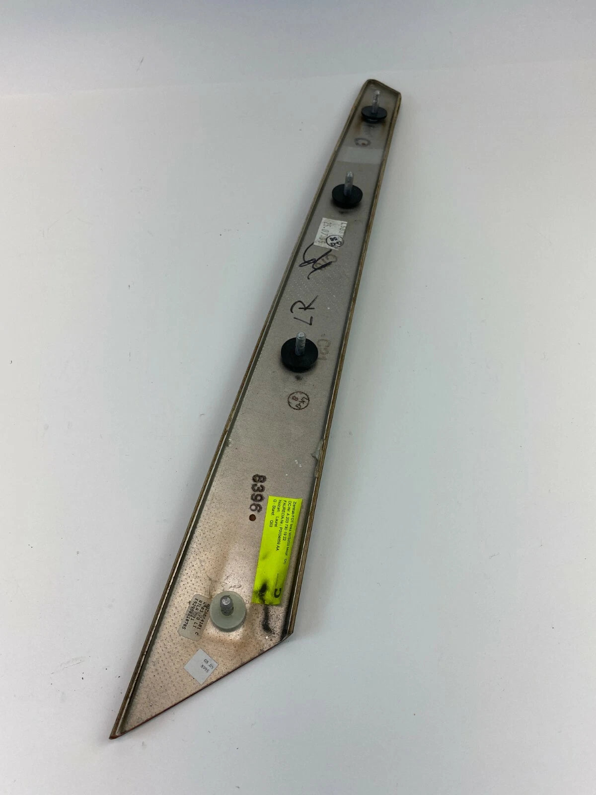 06 07 MERCEDES-BENZ C280 FRONT LEFT DOOR MOLDING PILLAR INTERIOR TRIM 2037201922