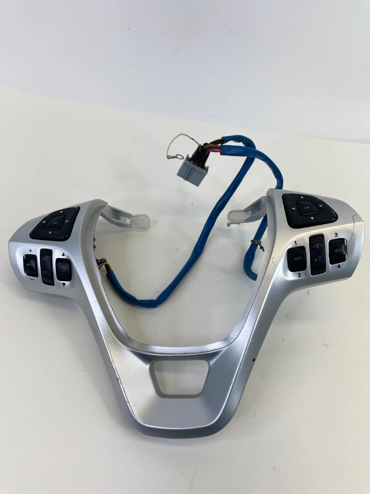 2013-2019 Ford Taurus Steering Wheel Cruise & Audio Control Switch Trim Bezel