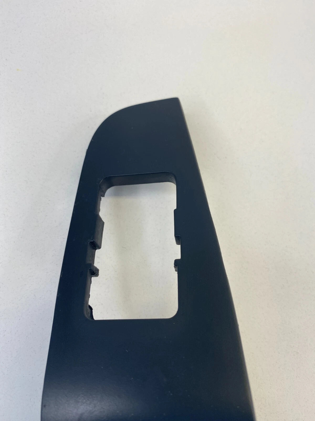 2013-2016 DODGE DART FRONT RIGHT PASSENGER DOOR WINDOW SWITCH BEZEL TRIM 1WJ77TR