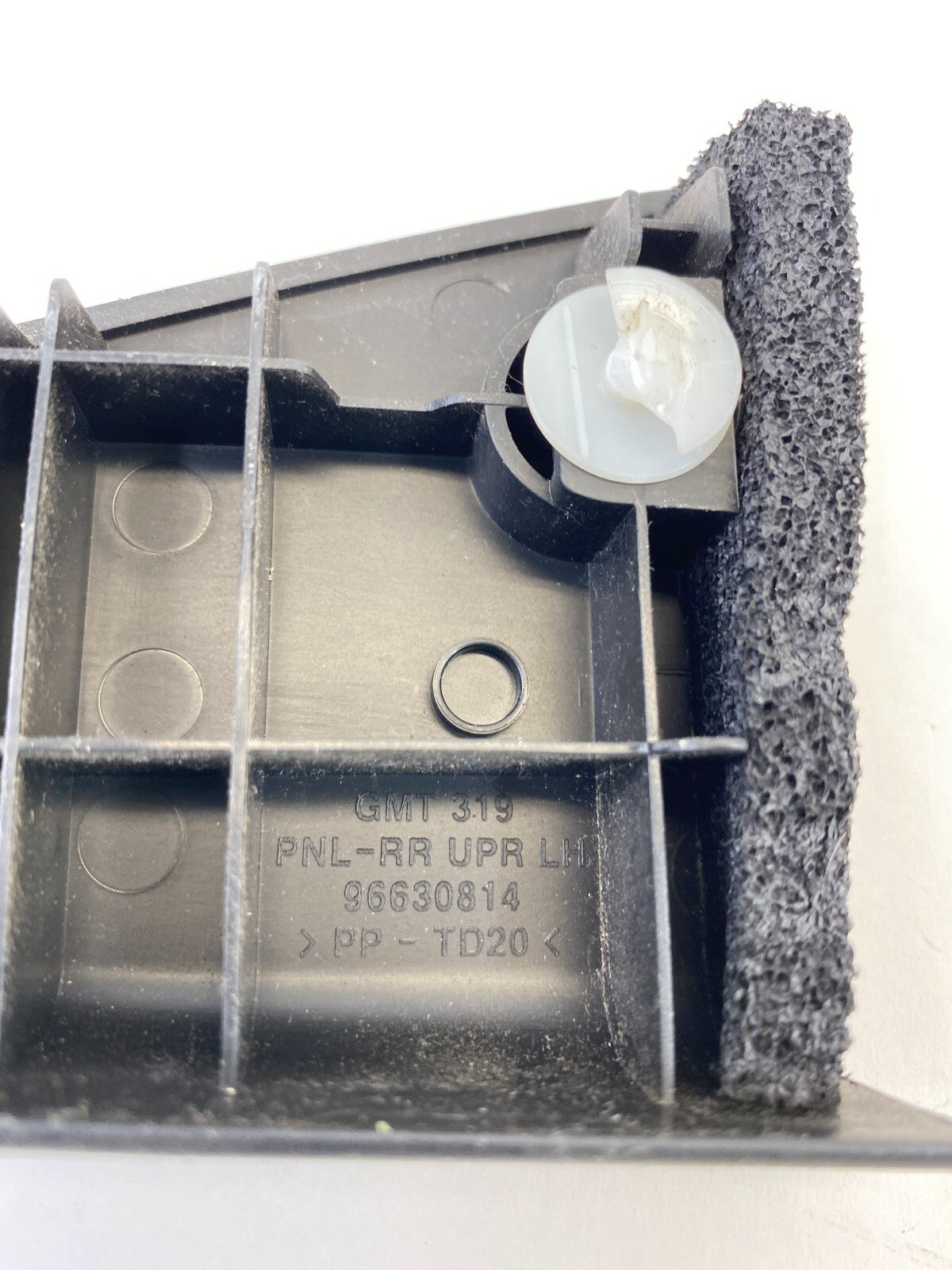 2008 2009 2010 Saturn Vue Rear Left Interior Door Corner Cover Trim 96630814 OEM