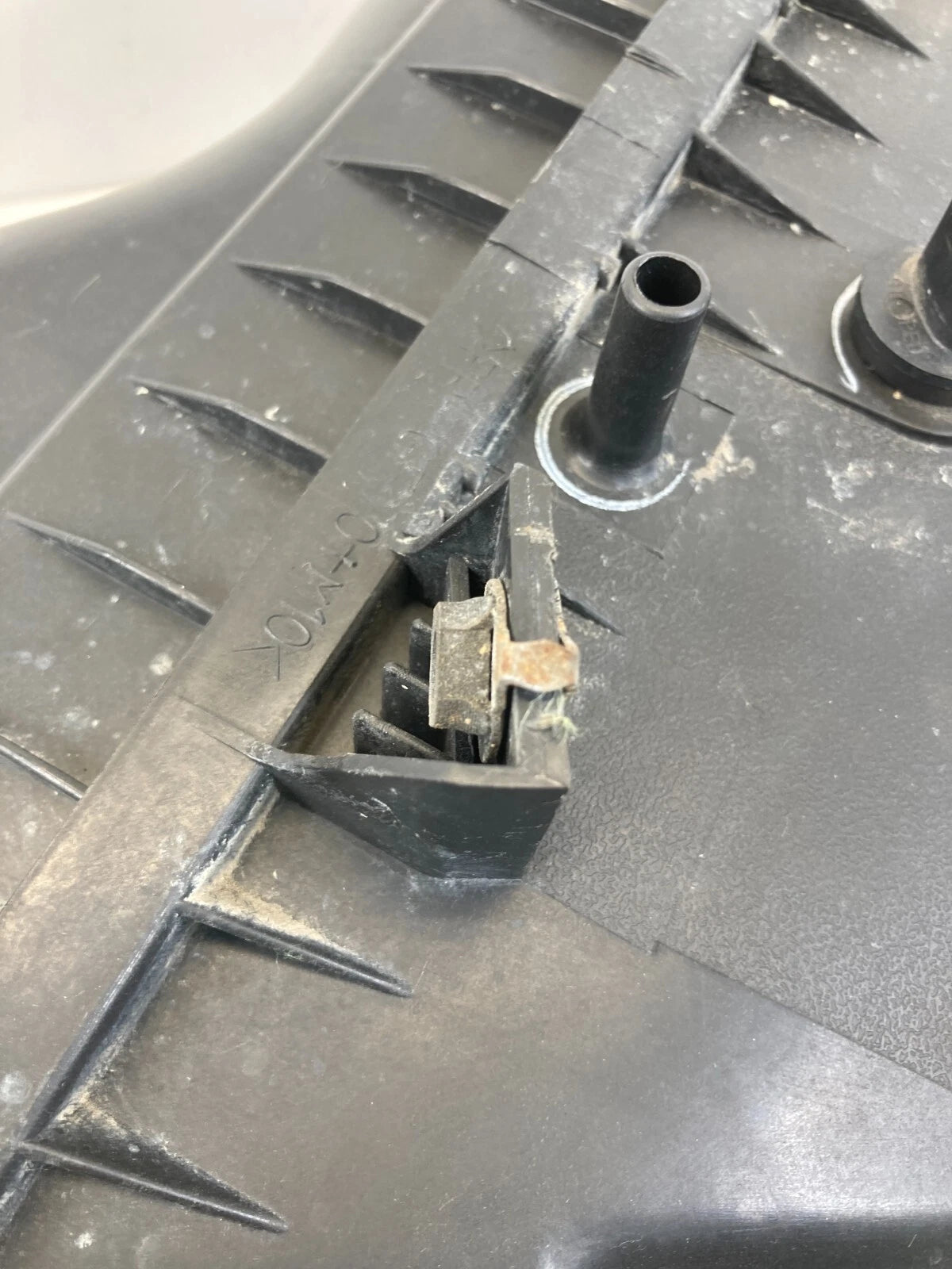 1997-1999 TOYOTA CAMRY 2.2L AIR CLEANER FILTER BOX ASSEMBLY 17705-03090 OEM