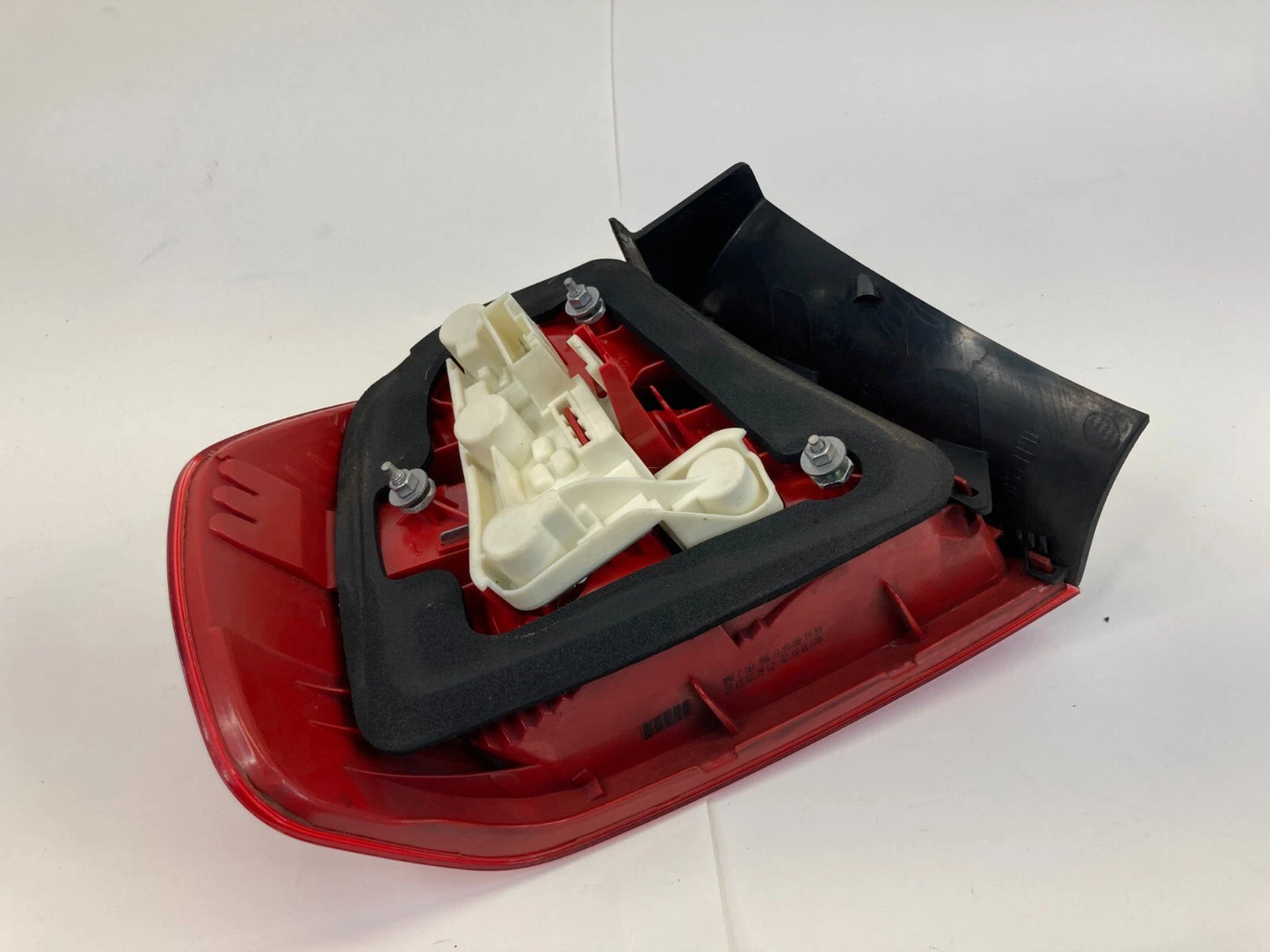 07 08 BMW 328XI REAR RIGHT PASSENGER SIDE OUTER TAIL LIGHT TAILLIGHT 7161956 OEM