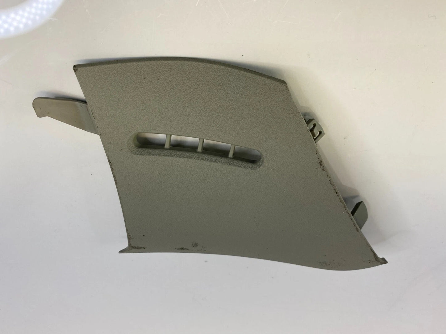 04-09 TOYOTA PRIUS FRONT RIGHT CORNER PILLAR END COVER TRIM END 62218-47020 OEM