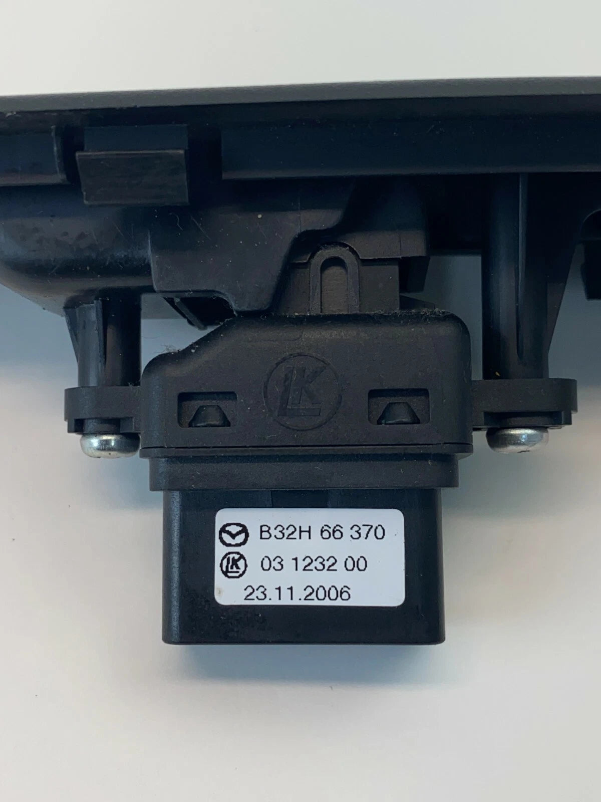 04-09 MAZDA 3 MAZDA3 REAR RIGHT PASSENGER SIDE WINDOW CONTROL SWITCH B32H66370
