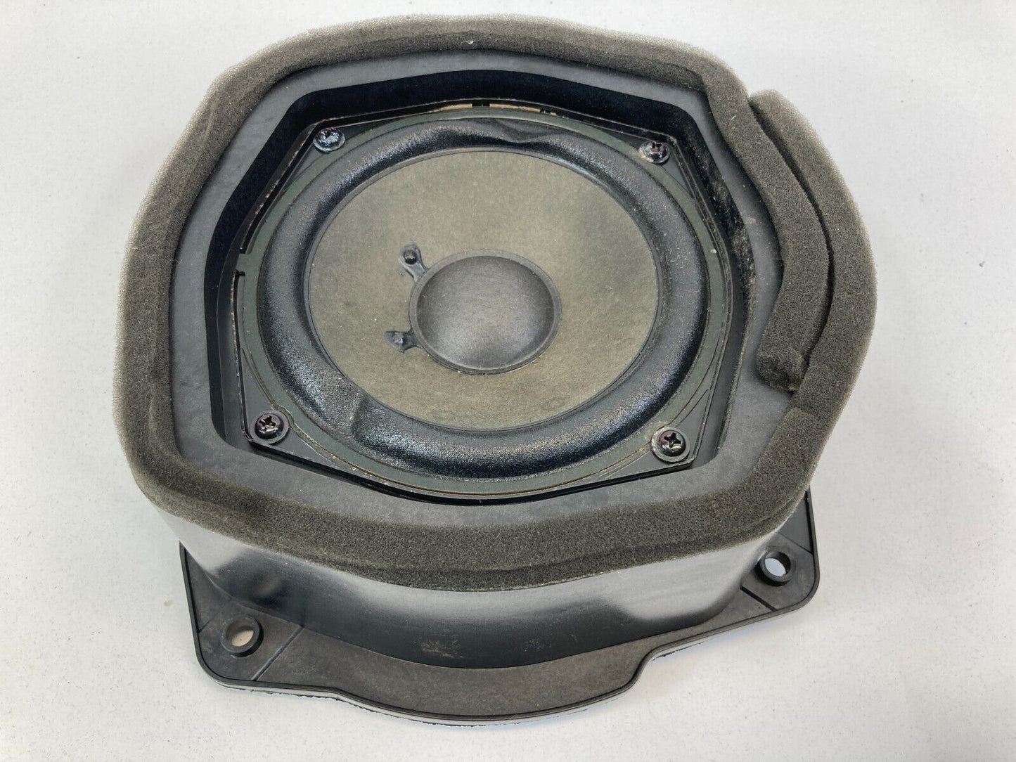 2006-2011 Cadillac DTS Front Left Driver Side Door Speaker Audio 15806970 OEM