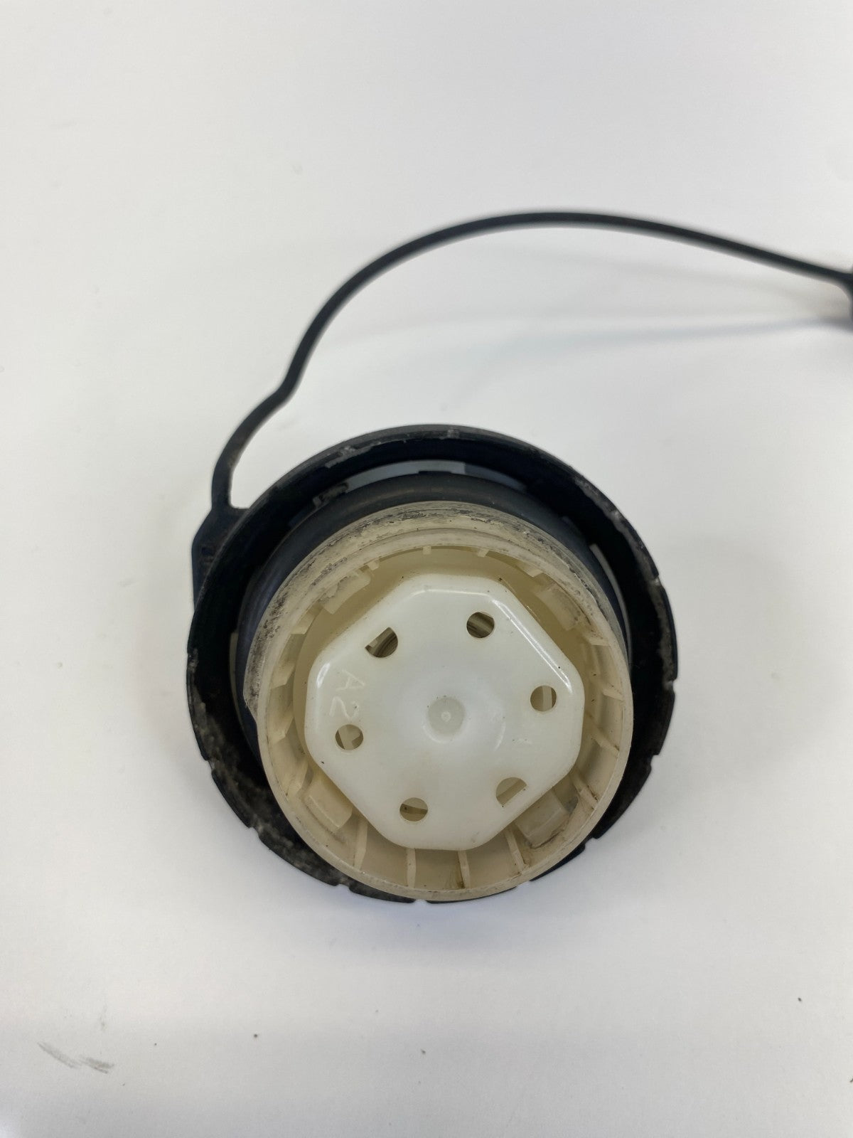 2010-2017 GMC Terrain Chevrolet Equinox Fuel Filler Tank Cap Lid Cover OEM