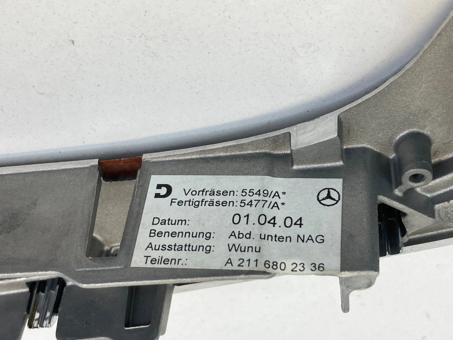 03-06 MERCEDES-BENZ E320 CENTER CONSOLE SHIFTER BEZEL TRIM PANEL A-211-680-52-36