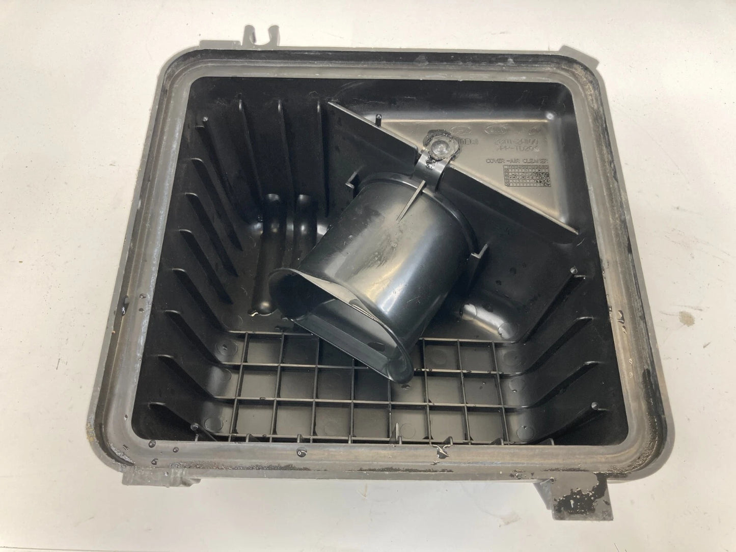 2007-2010 HYUNDAI ELANTRA AIR CLEANER FILTER BOX UPPER HOUSING OEM 281112H100