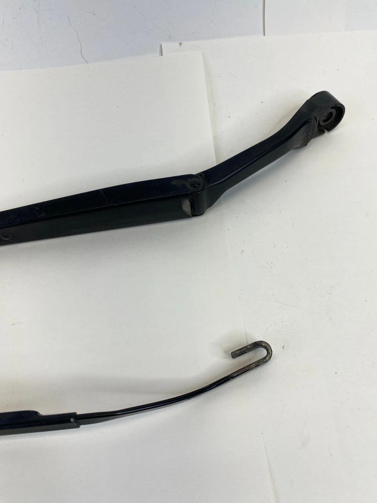 2006-2010 INFINITI M35 M45 FRONT WINDSHIELD WIPER ARM PAIR SET LEFT & RIGHT OEM