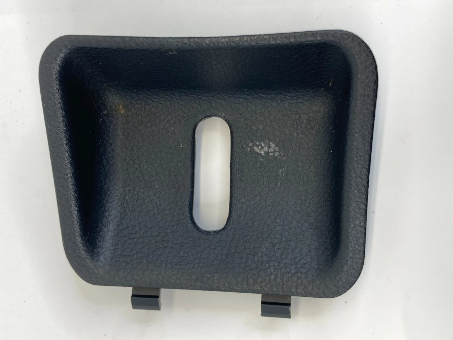 07-12 NISSAN VERSA HACHTBACK REAR TAILGATE LOCK COVER MASK KICKING PLATE OEM