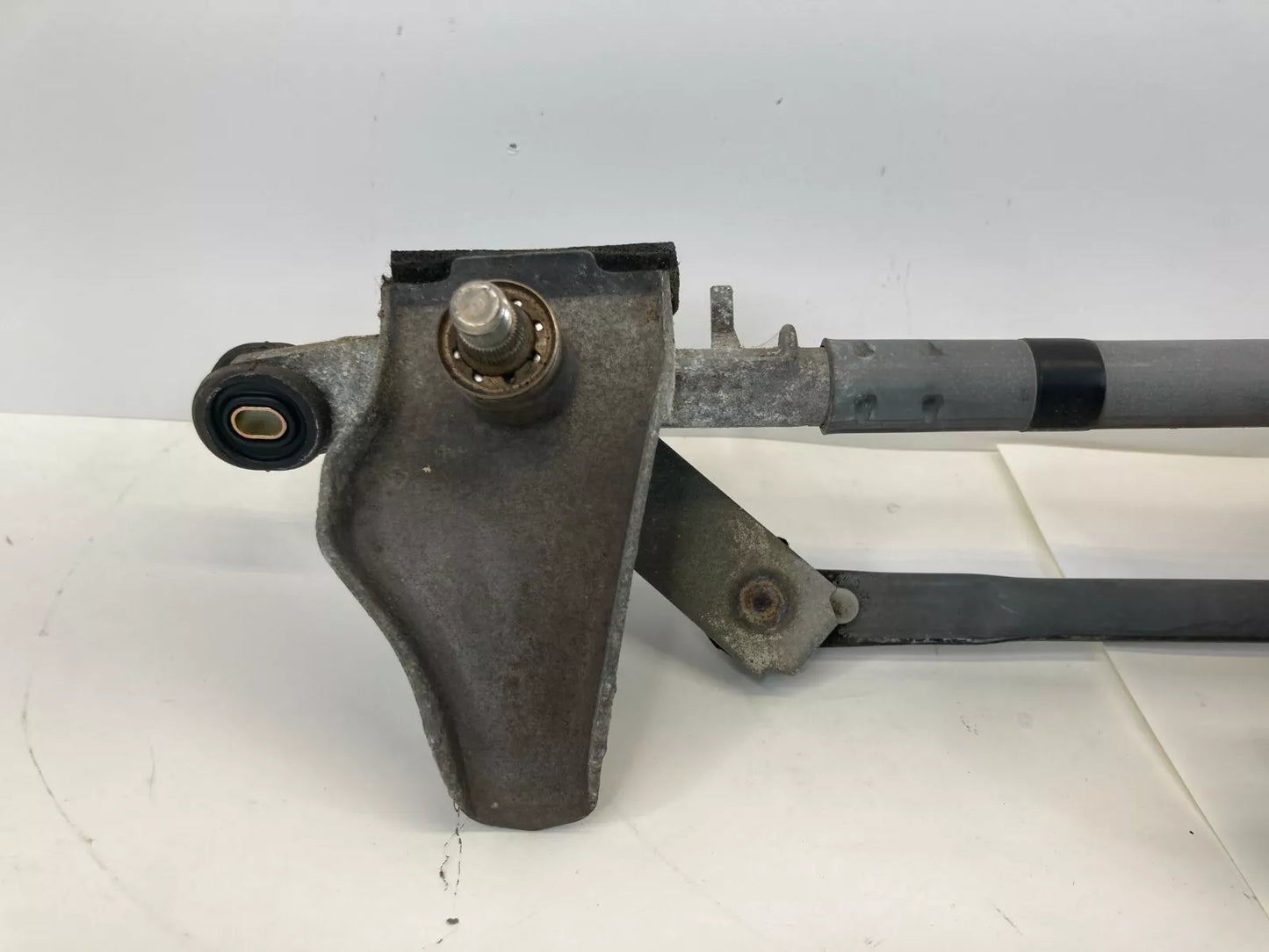 2001-2005 TOYOTA RAV4 FRONT WIPER MOTOR & LINKAGE MECHANISM 85110-42130 OEM