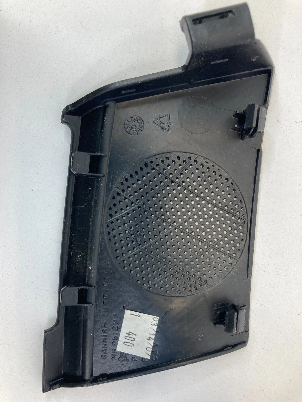 2004-2008 MITSUBISHI ENDEAVOR FRONT LEFT SIDE DASH SPEAKER GRILLE MR951293 OEM