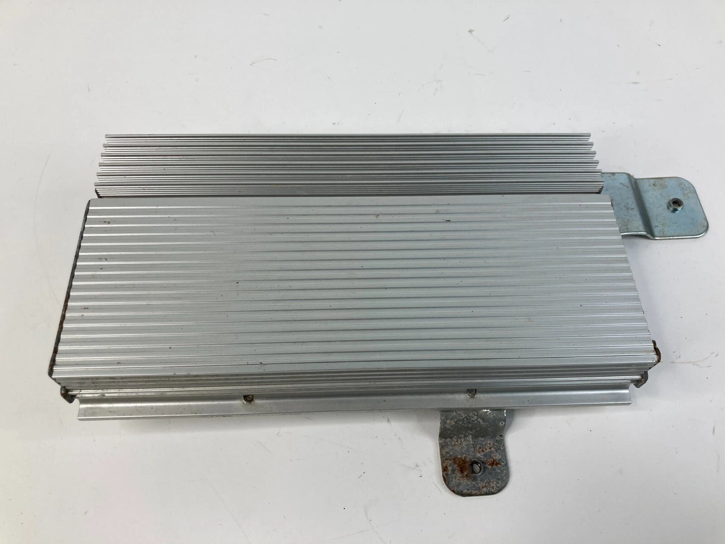 2009-2014 VW VOLKSWAGEN ROUTAN RADIO AUDIO STEREO AMPLIFIER AMP 05064618AB OEM