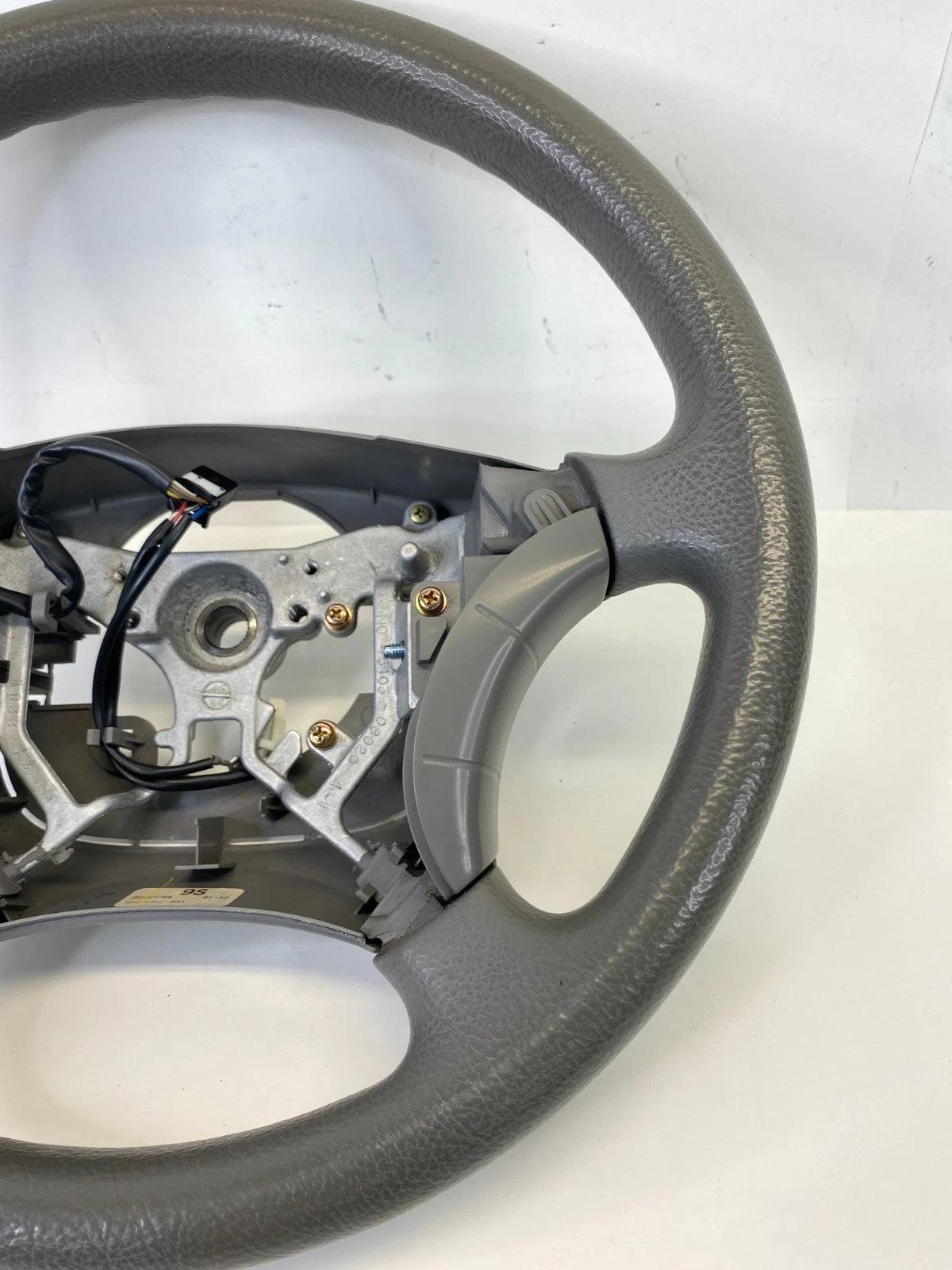 2004-2010 TOYOTA SIENNA STEERING WHEEL WITH RADIO CONTROLS STONE OEM