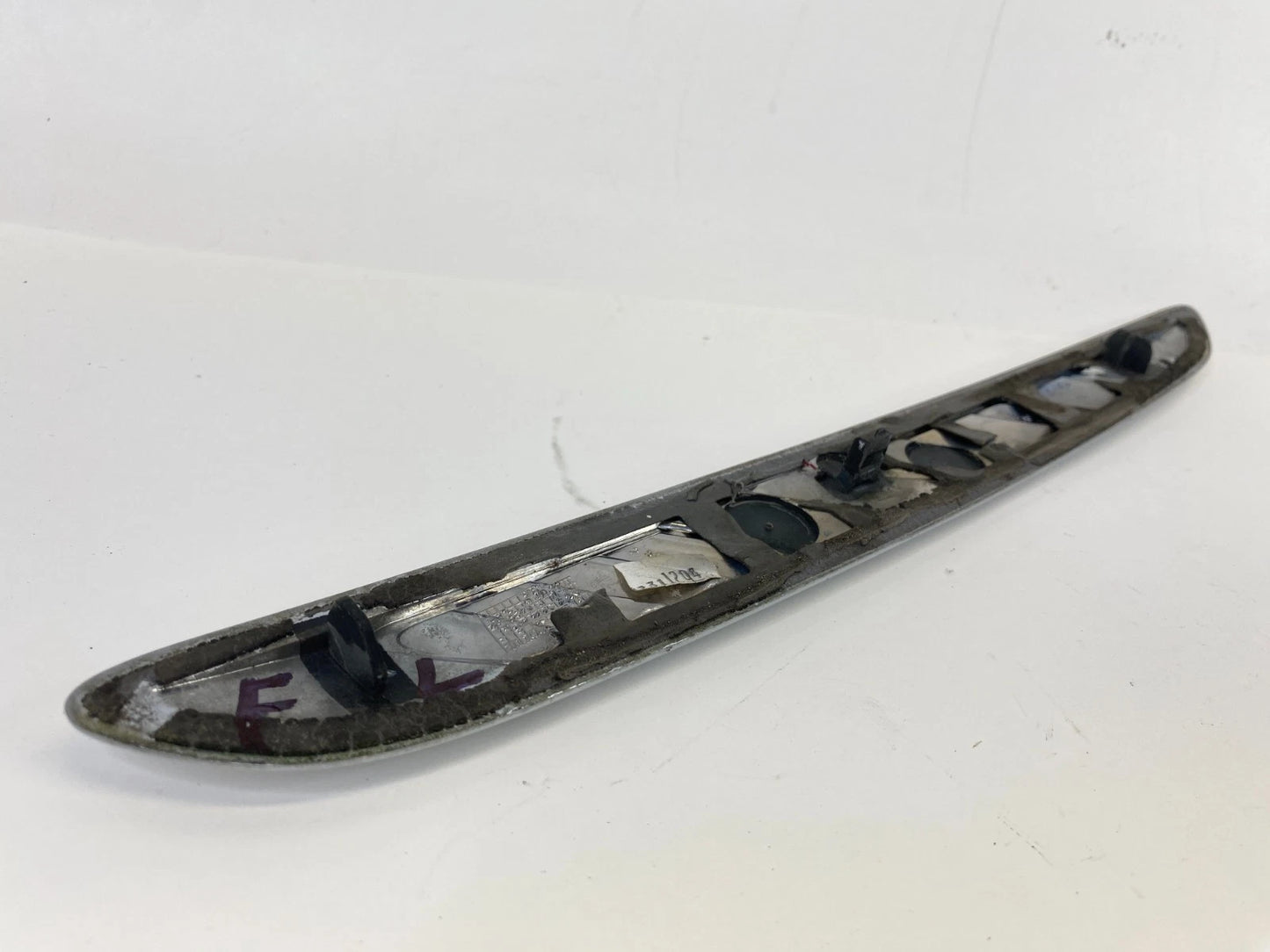 2008-2012 BUICK ENCLAVE FR LEFT HOOD EXTERIOR GRILLE MOLDING CHROME 25867285 OEM