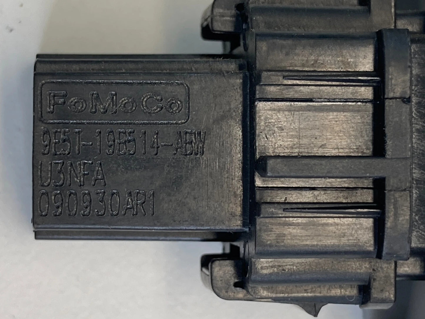 2010-2012 FORD FUSION TRUNK LID LATCH RELEASE CONTROL LEVER SWITCH 9E5T19B514ABW