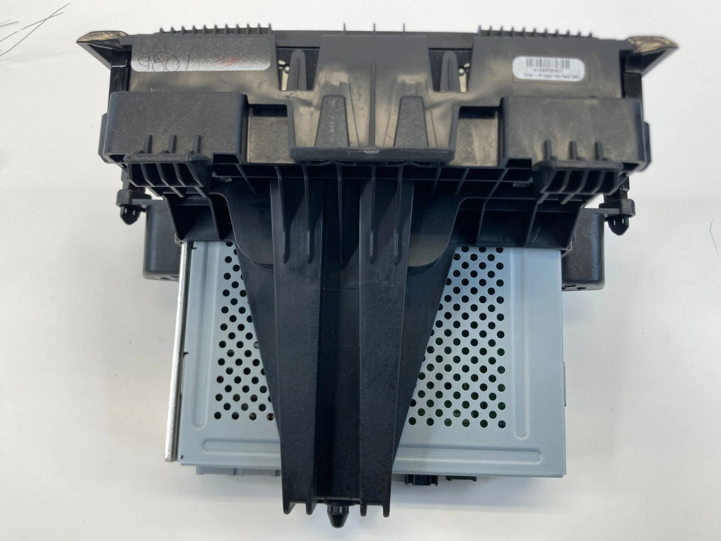 2018-2020 Chevrolet Trax Audio Screen Radio AM/FM CD Radio Player 84388576 OEM