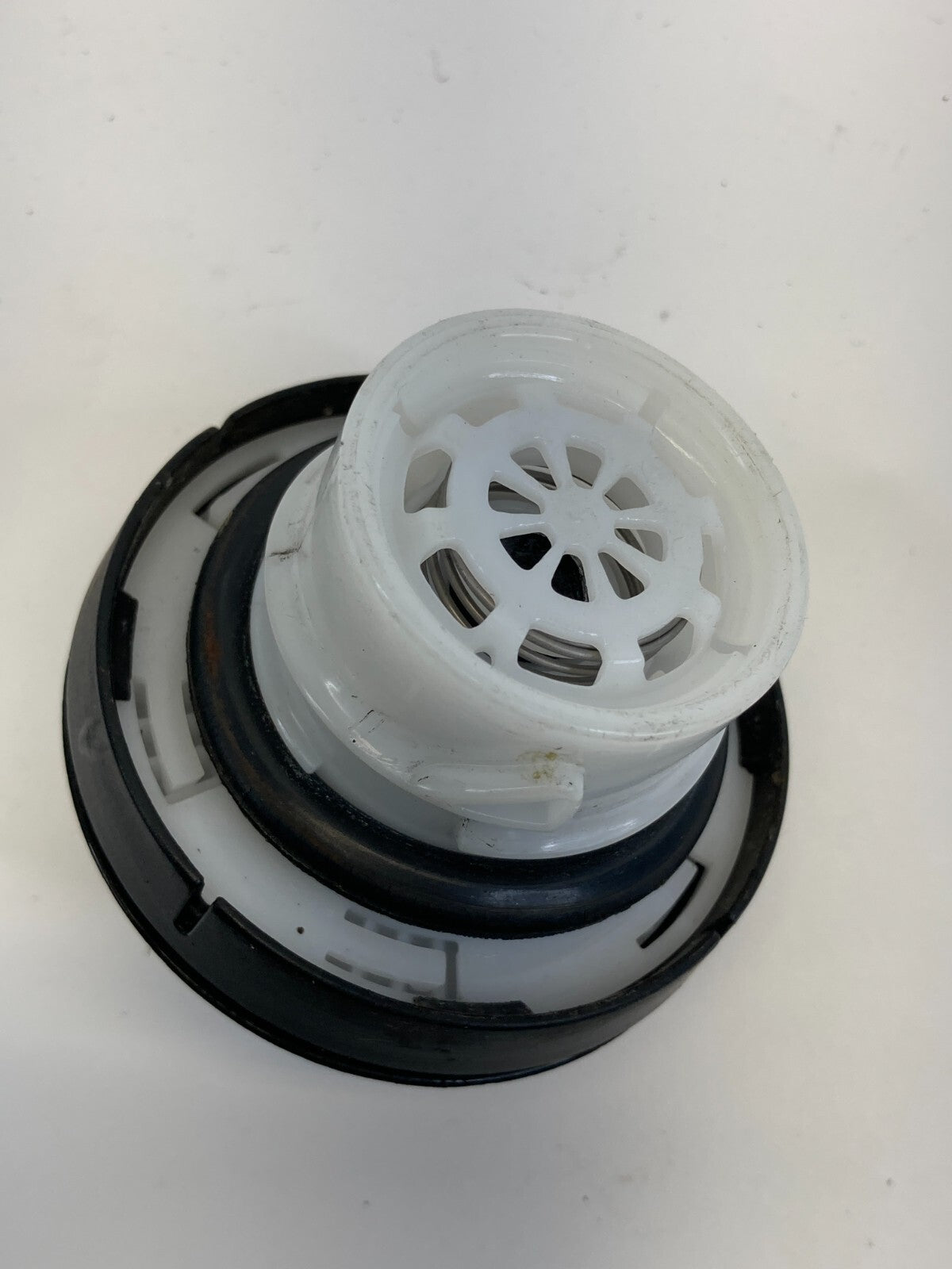 2005-2009 Ford Mustang Fuel Filler Gas Lid Cover Cap Lid OEM