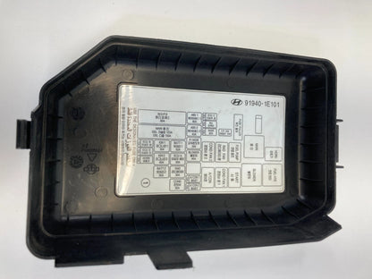2006-2011 HYUNDAI ACCENT ENGINE 1.6L FUSE BOX BLOCK COVER LID 91940-1E101 OEM