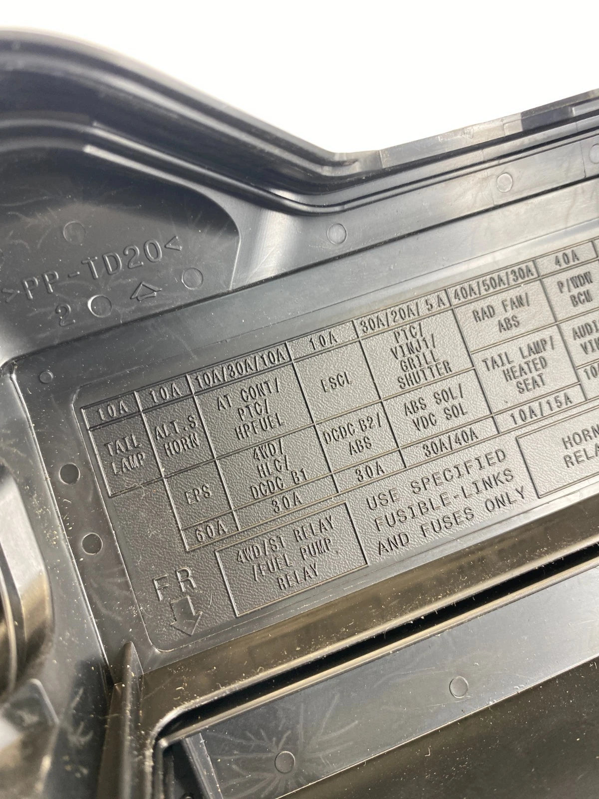 2015-2019 Nissan Versa 1.6L Engine Fuse Relay Box Fusebox Cover Lid 284B8-1HA0B