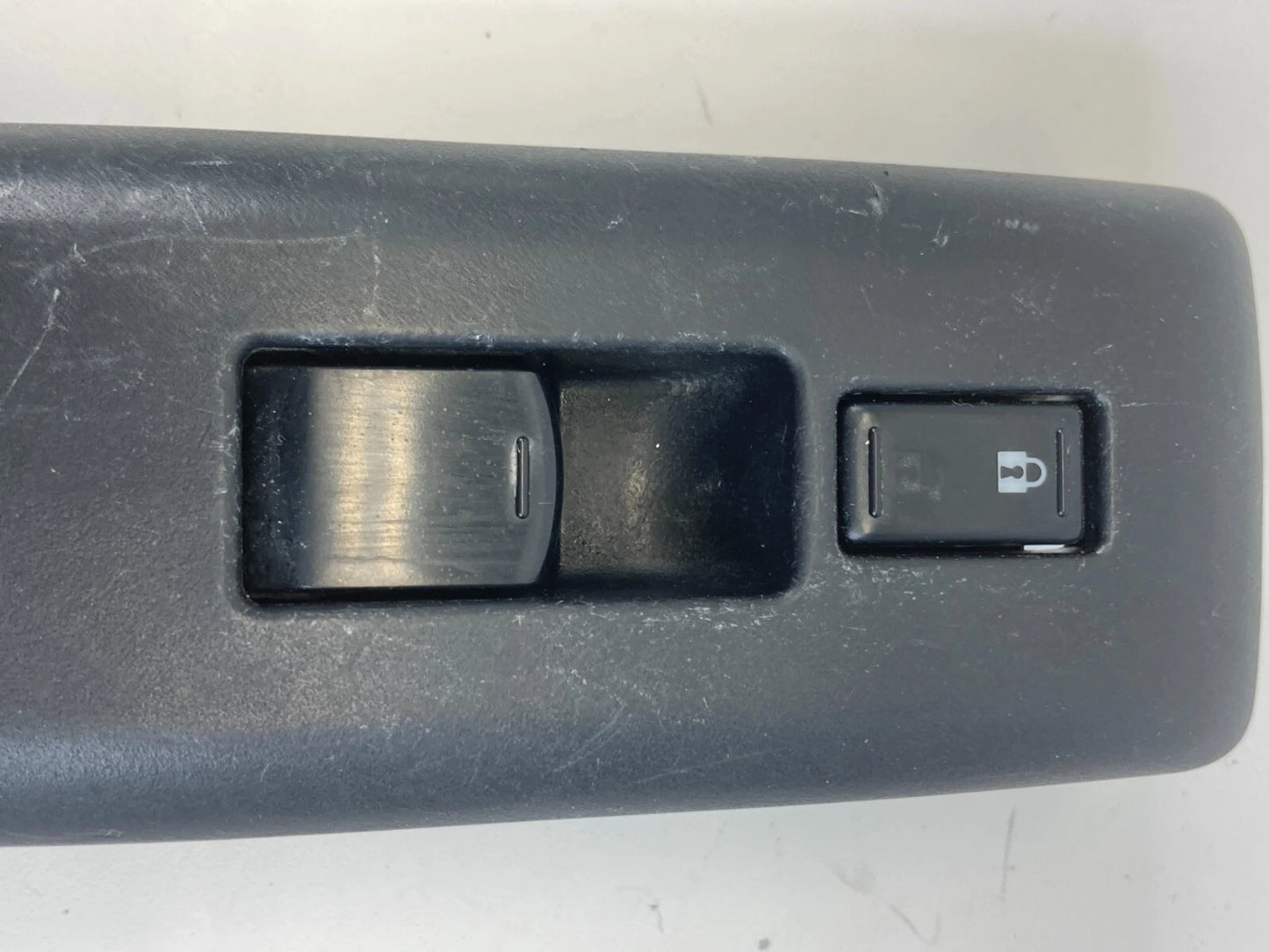 2008-2013 NISSAN ROGUE FRONT RIGHT DOOR POWER WINDOW SWITCH 80960-JM00A OEM
