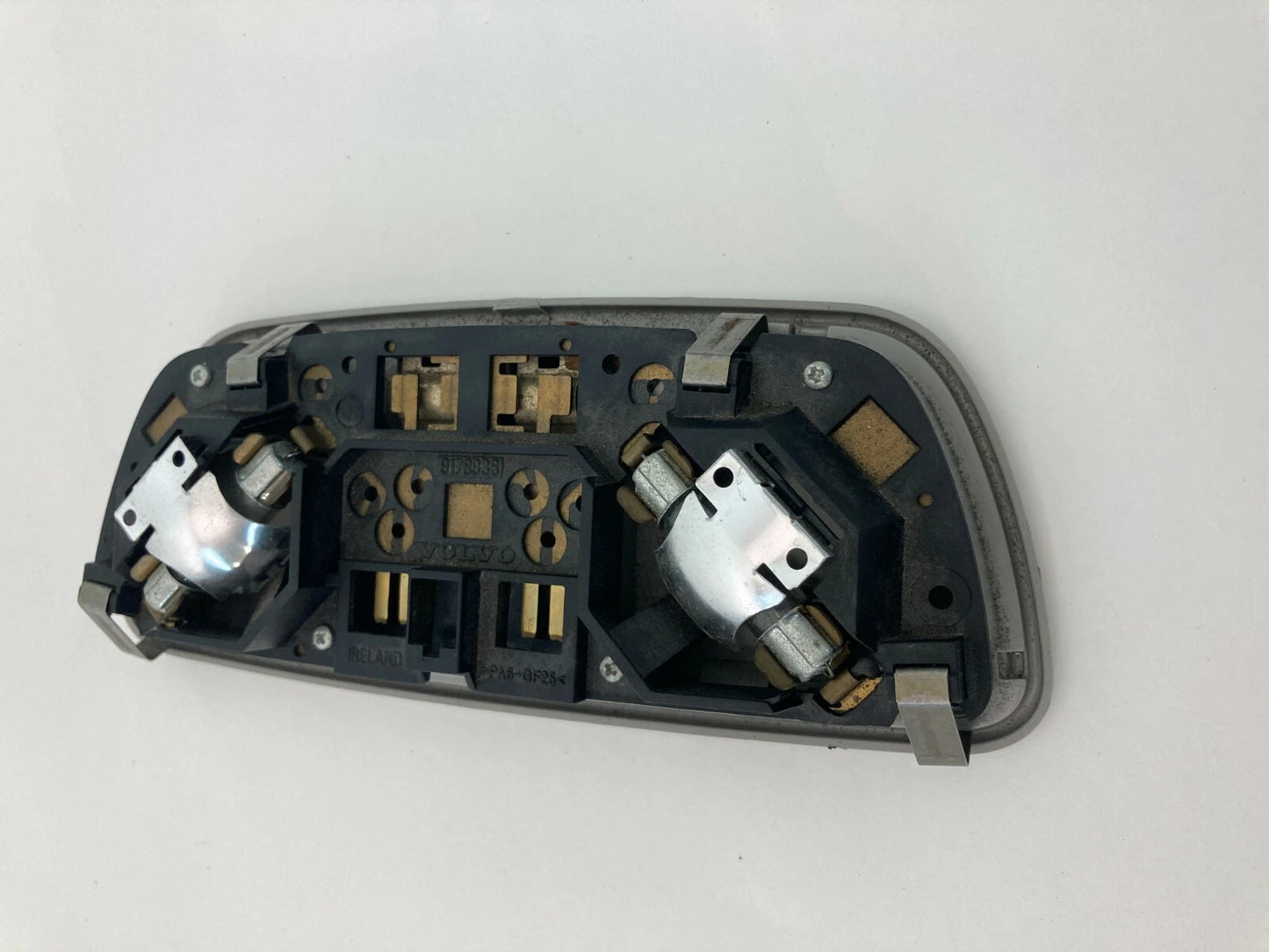 2003 2004 2005 2006 2007 VOLVO XC70 REAR OVERHEAD DOME MAP LIGHT LAMP ASSEMBLY