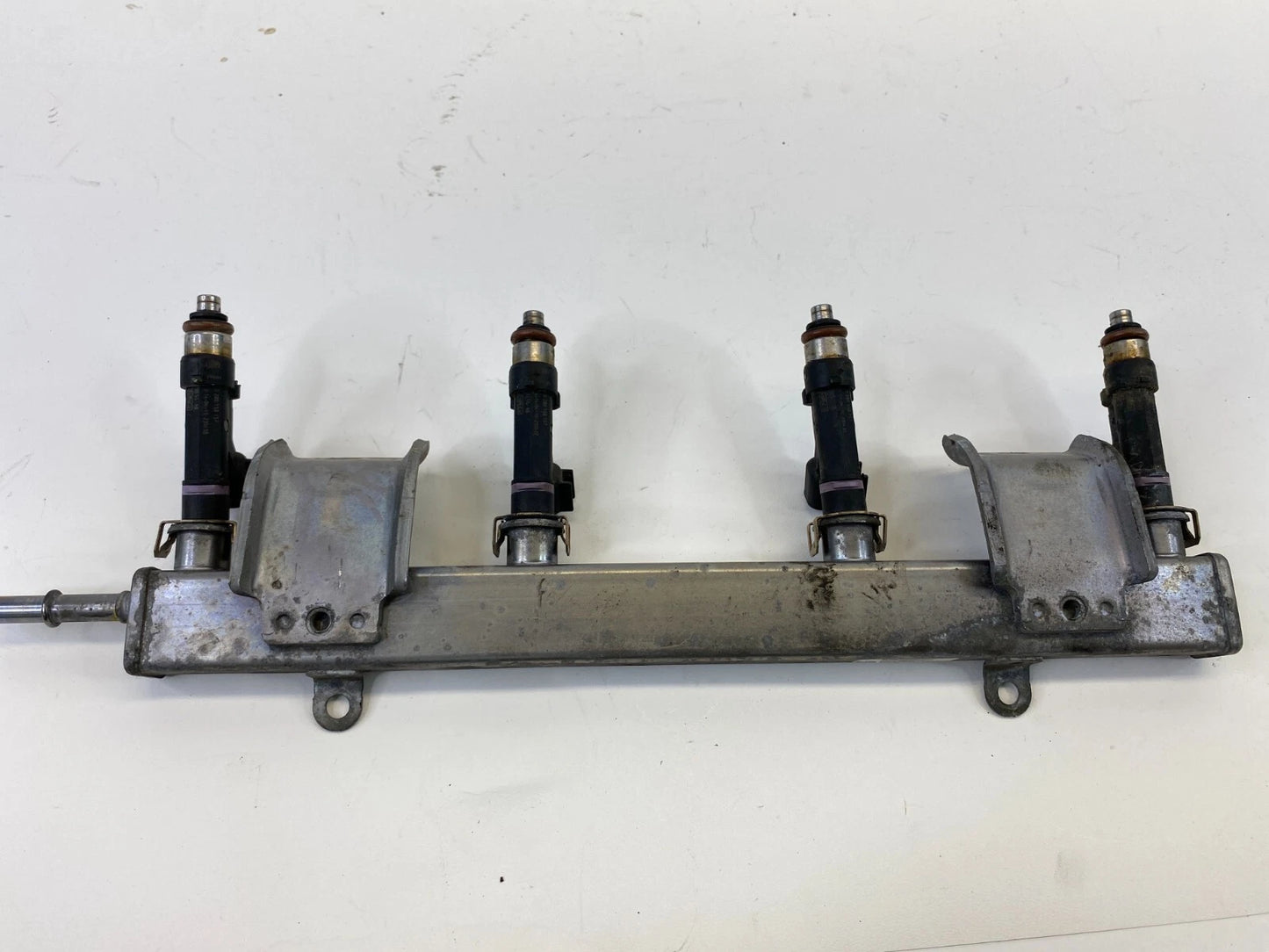 2010-2012 MAZDA CX-7 FUEL INJECTION RAIL WITH 4 INJECTORS L506-1315X OEM