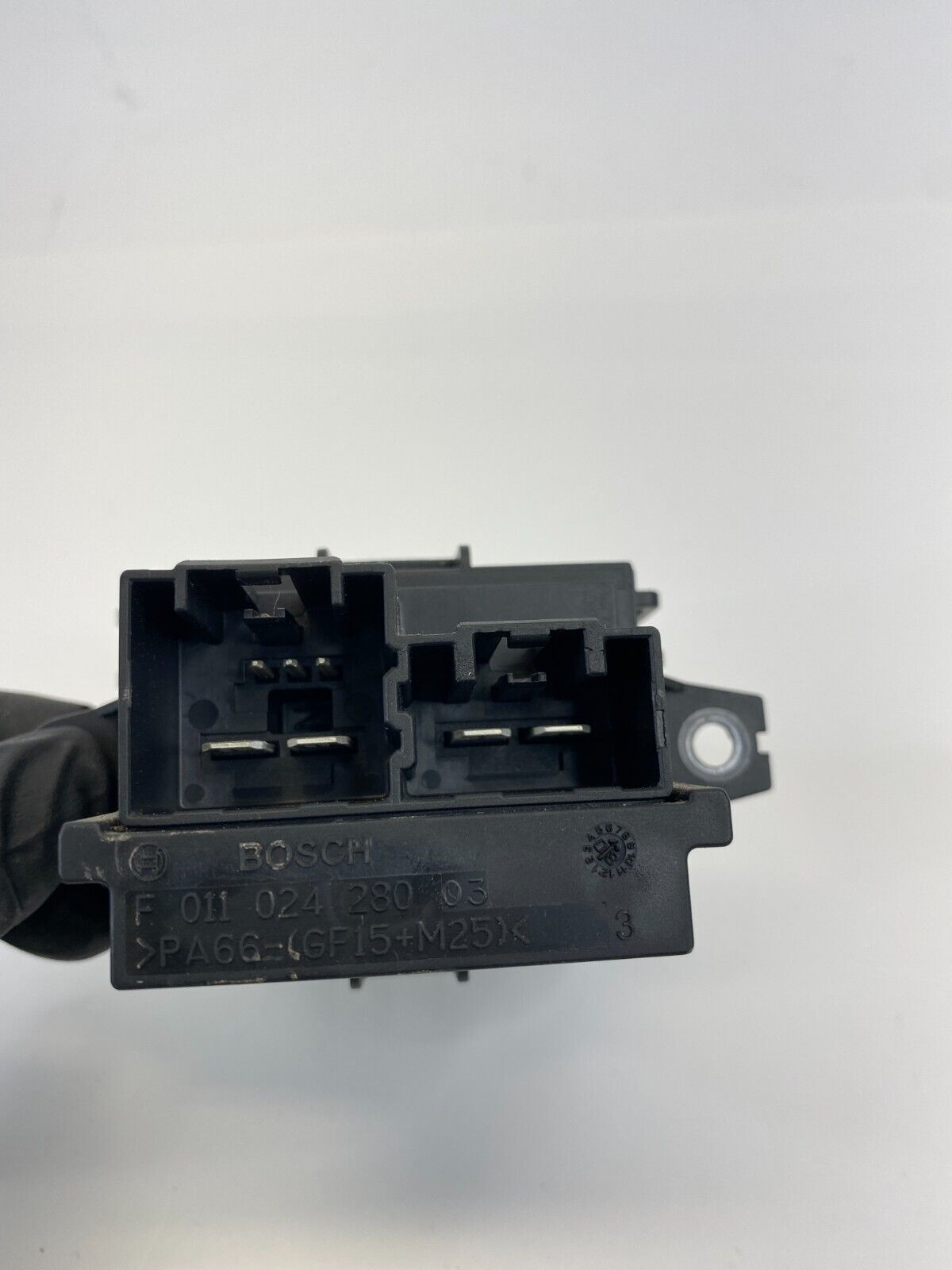 2009-2014 Volkswagen Routan Heater Blower Motor Resistor Bosch F011500052