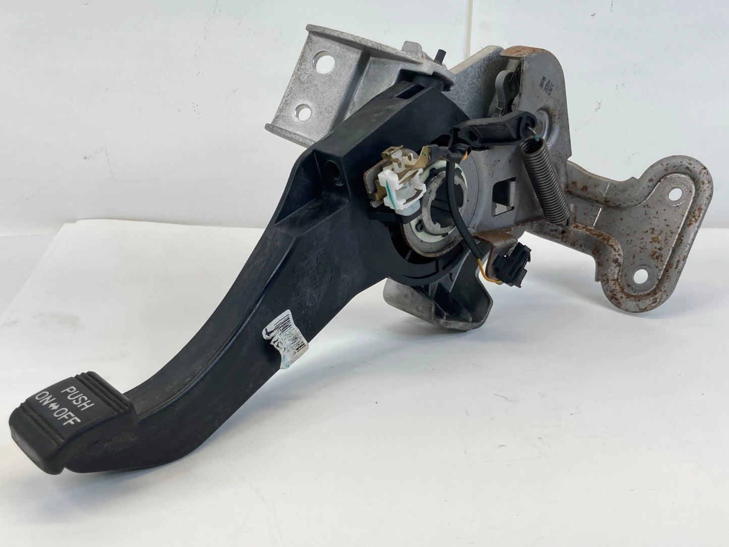 2015-2019 HYUNDAI SONATA PARKING BRAKE FOOT PEDAL CONTROL ASSEMBLY OEM